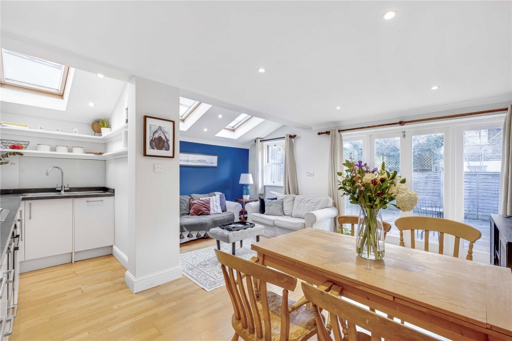 Images for Fulham EAID:163099177 BID:FLS