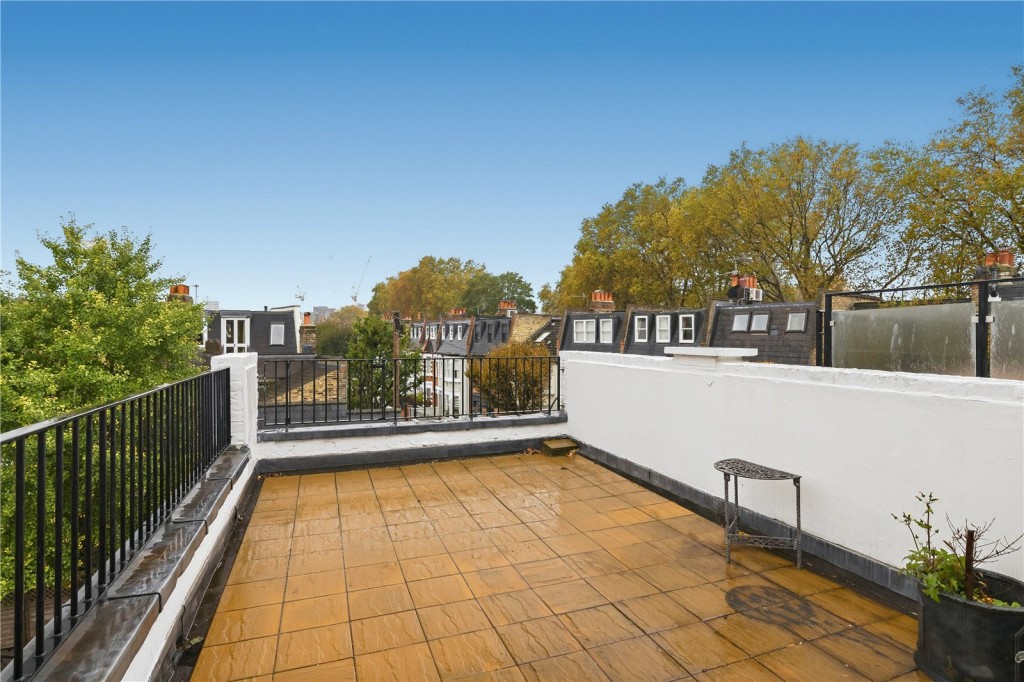 Images for Fulham EAID:4101633374 BID:FLS