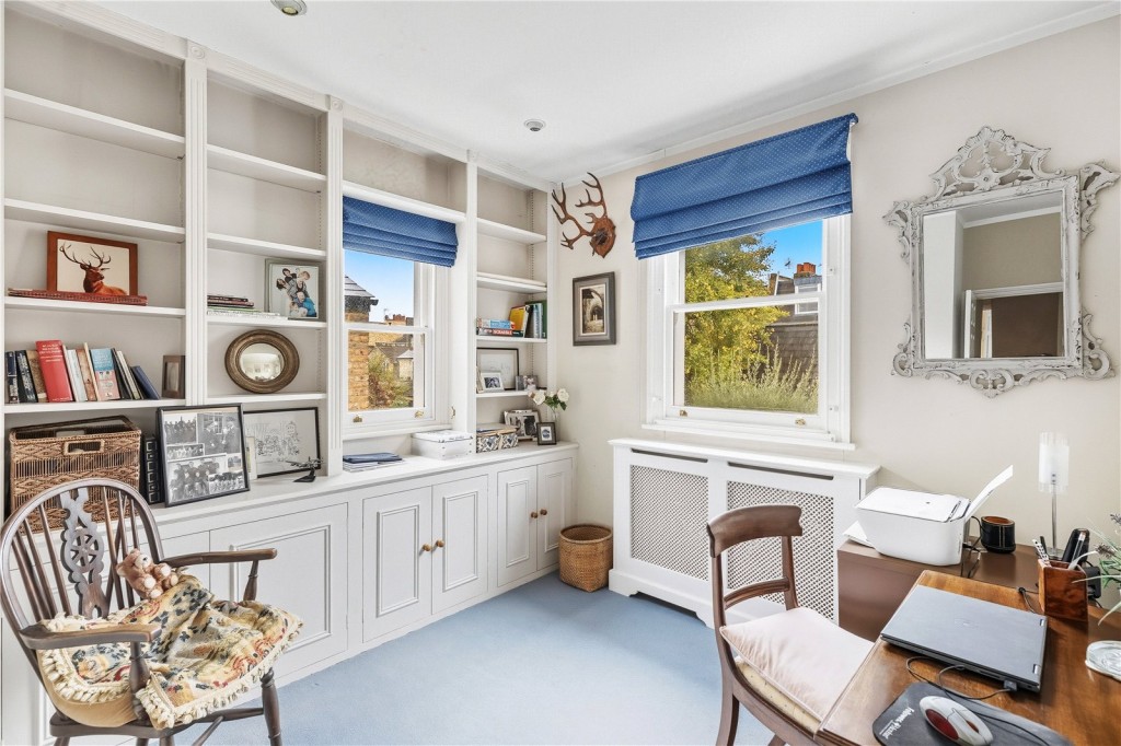 Images for Fulham EAID:4101633374 BID:FLS