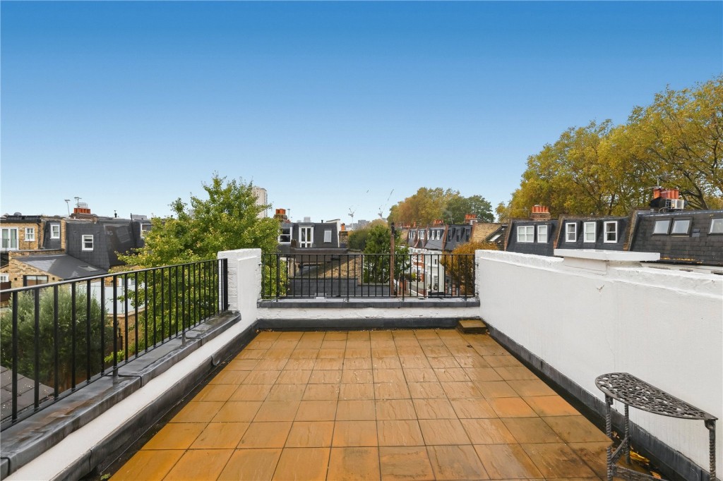 Images for Fulham EAID:4101633374 BID:FLS