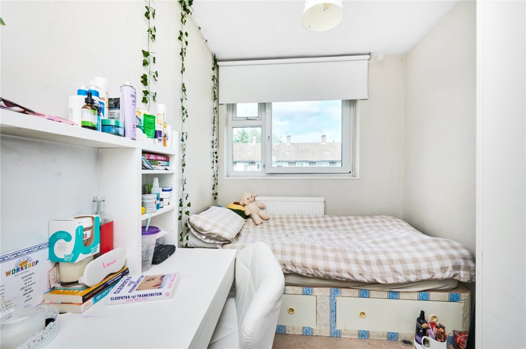 Images for Fulham EAID:4101633374 BID:FLS