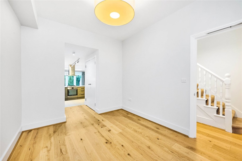 Images for Fulham EAID:163099177 BID:FLS