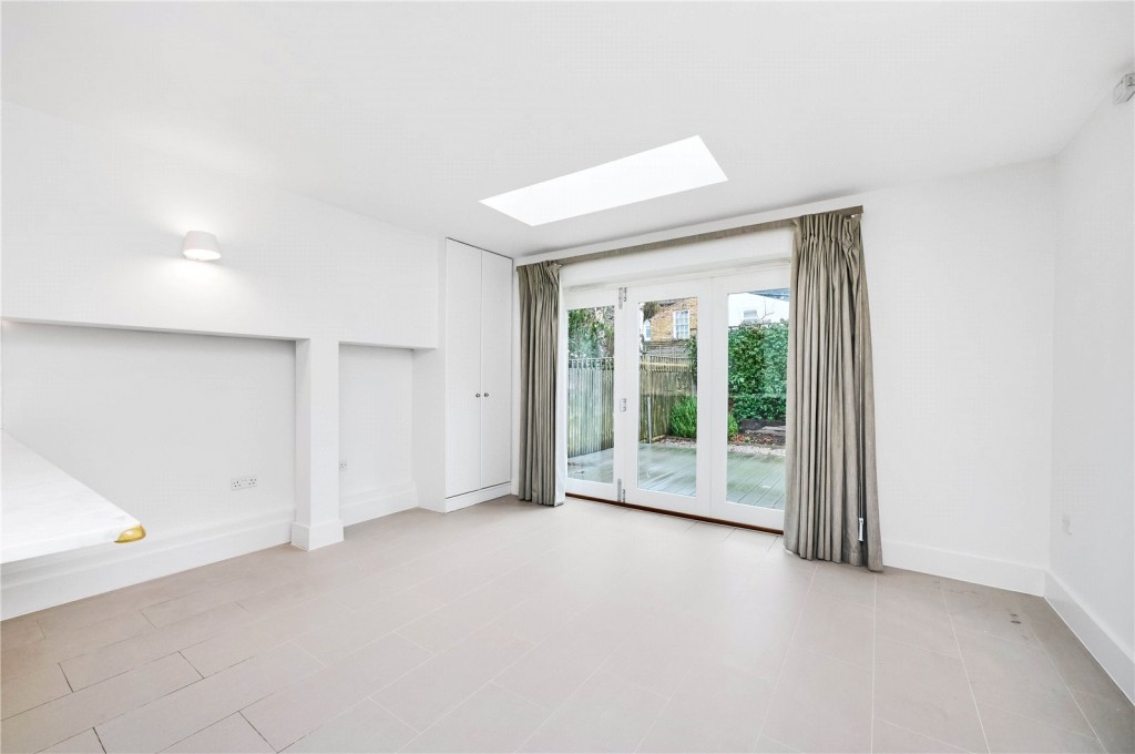 Images for Fulham EAID:163099177 BID:FLS