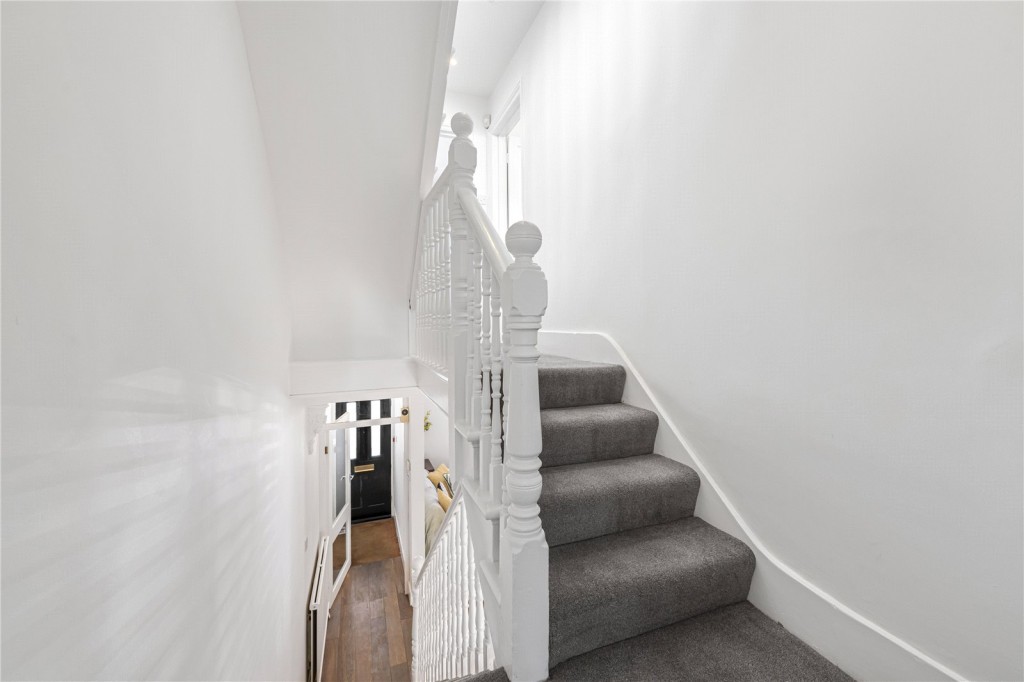 Images for Fulham EAID:4101633374 BID:FLS