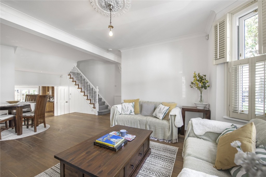 Images for Fulham EAID:4101633374 BID:FLS