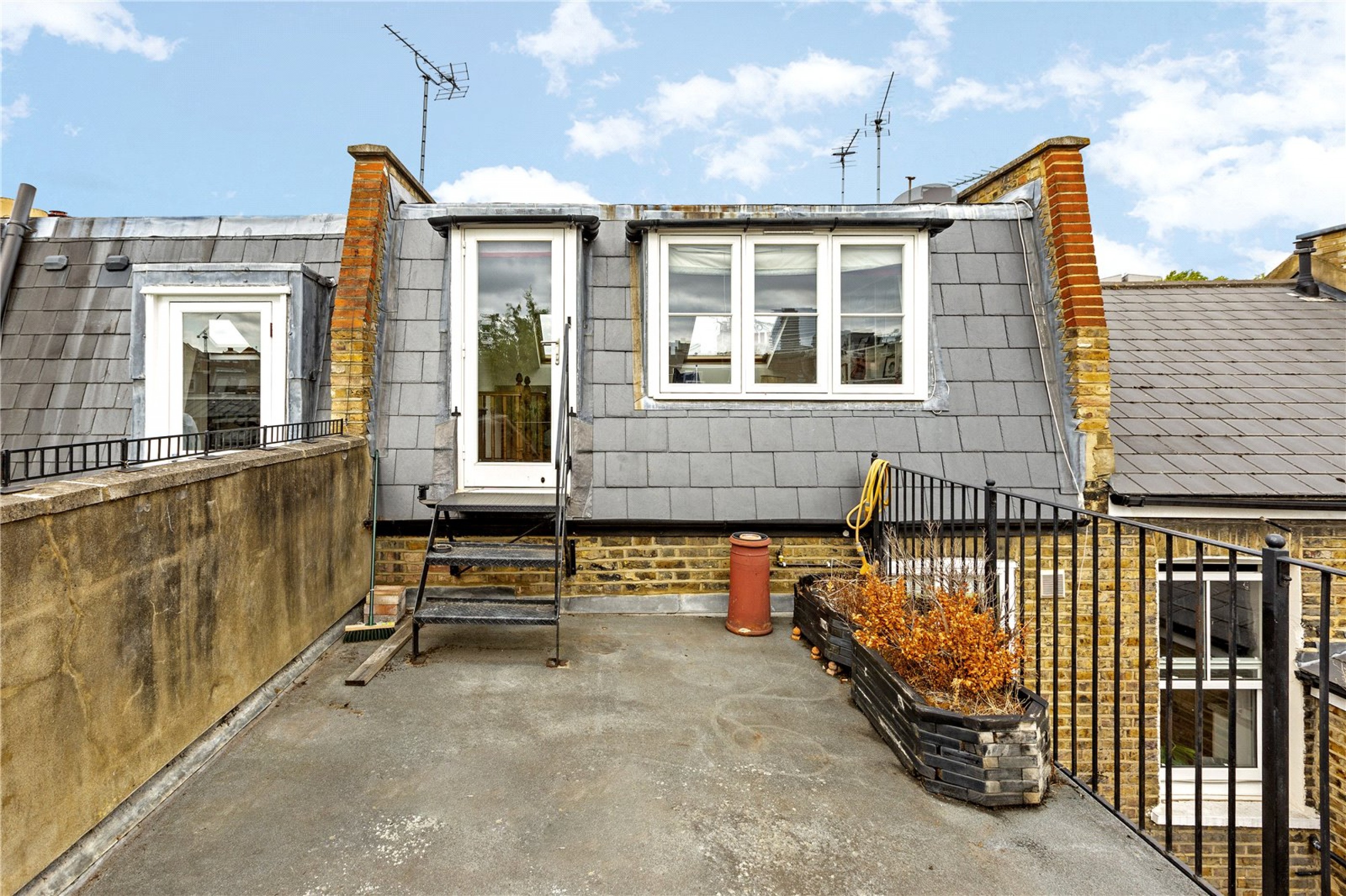 Images for Fulham EAID:163099177 BID:FLS