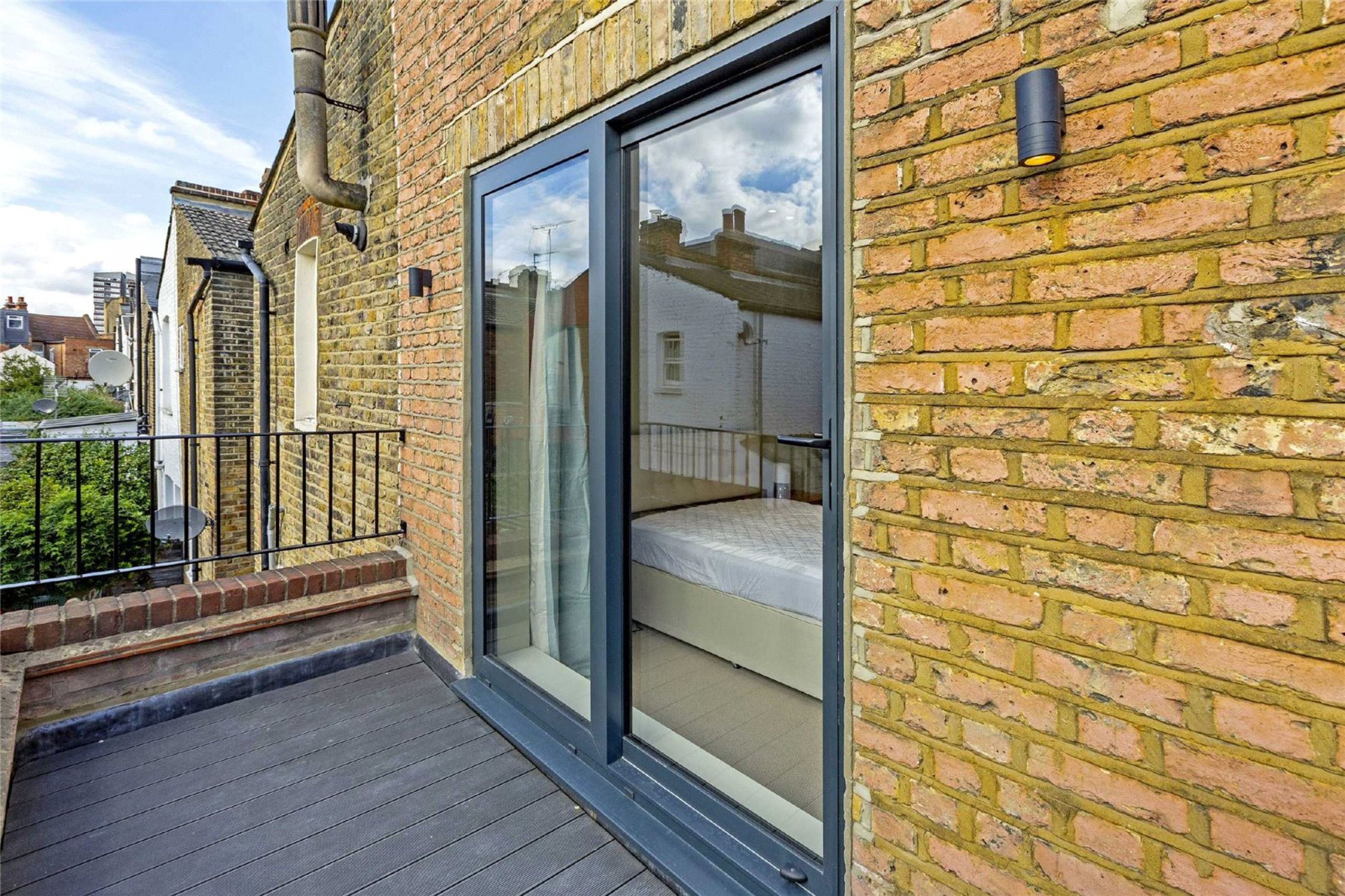 Images for Fulham EAID:163099177 BID:FLS
