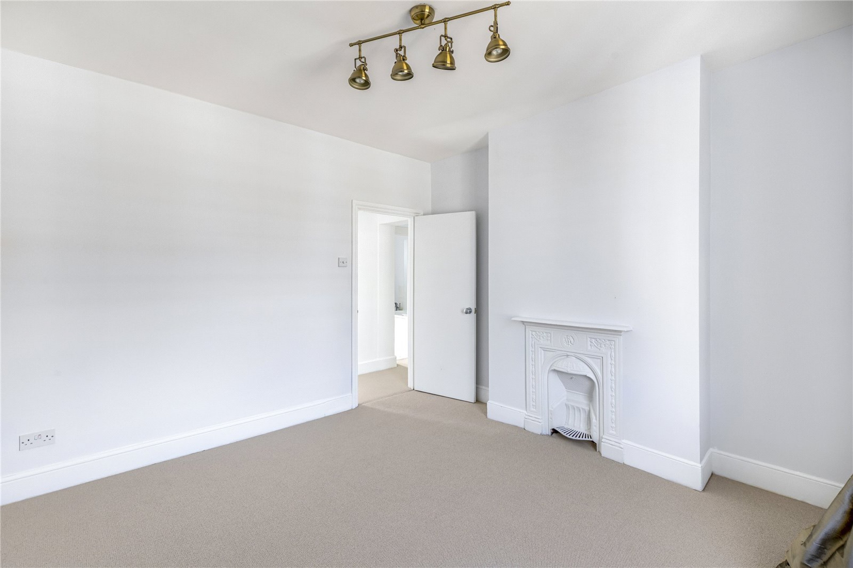 Images for Fulham EAID:163099177 BID:FLS