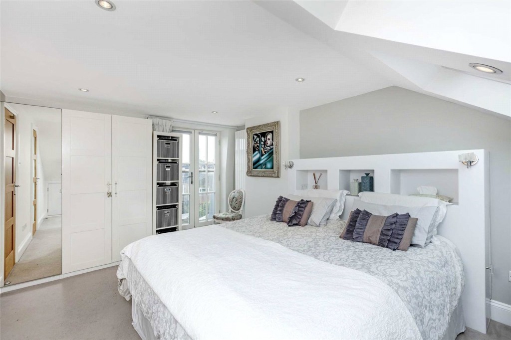 Images for Fulham EAID:4101633374 BID:FLS