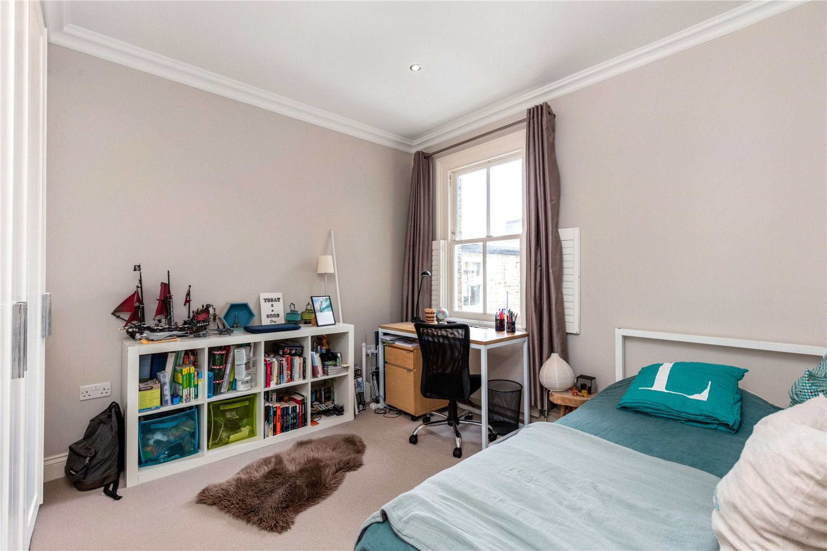 Images for Fulham EAID:163099177 BID:FLS