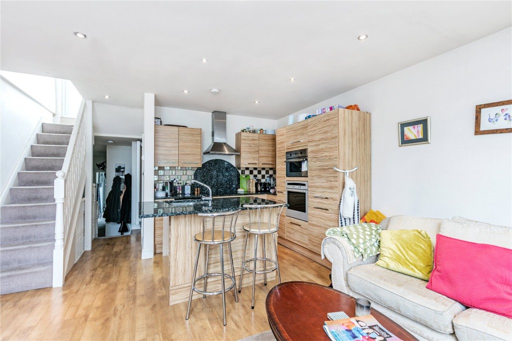 Images for Fulham EAID:163099177 BID:FLS