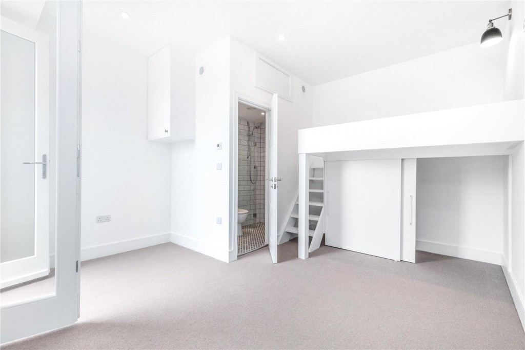 Images for Fulham EAID:163099177 BID:FLS