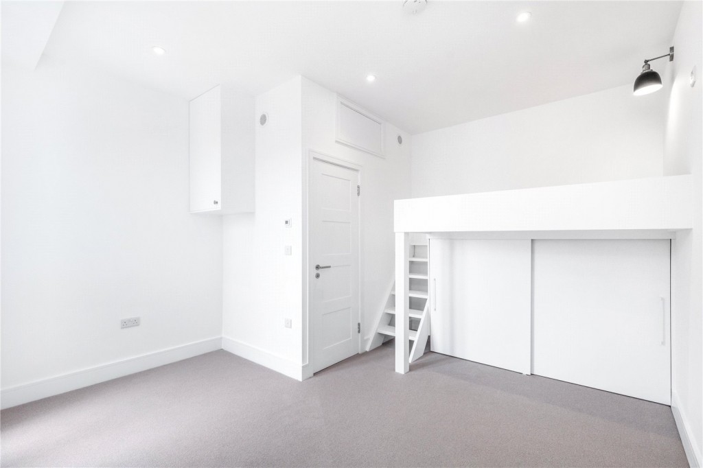Images for Fulham EAID:163099177 BID:FLS