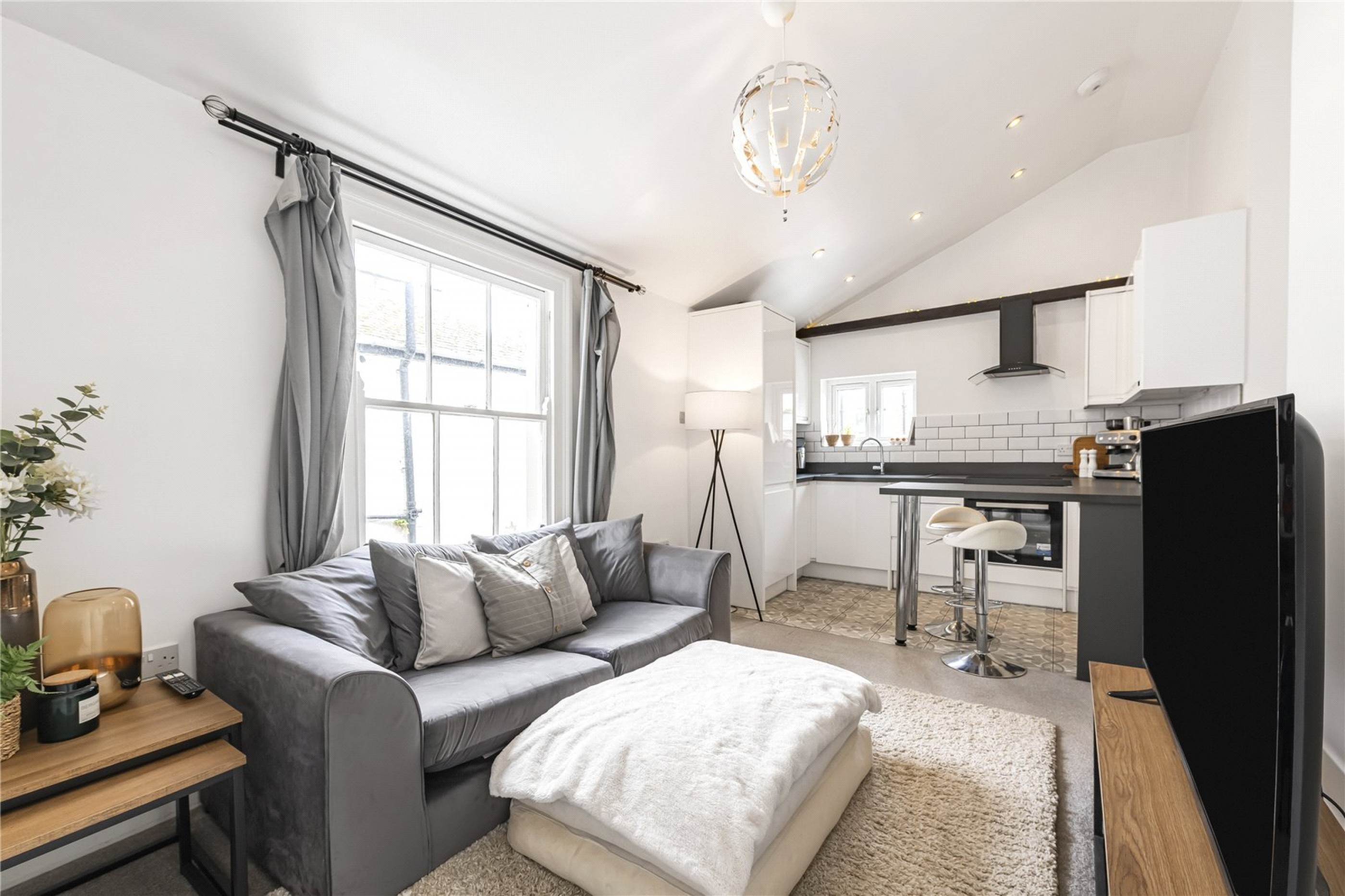 Images for Fulham EAID:163099177 BID:FLS