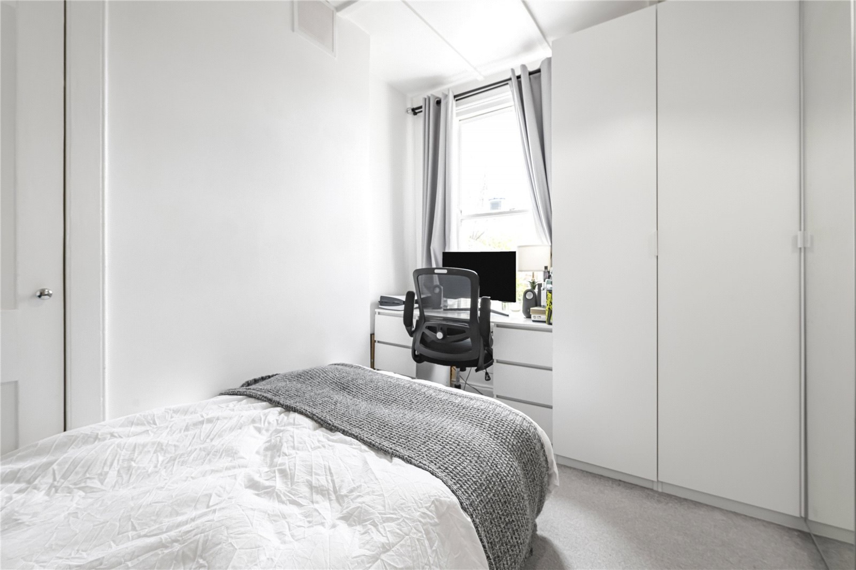 Images for Fulham EAID:163099177 BID:FLS