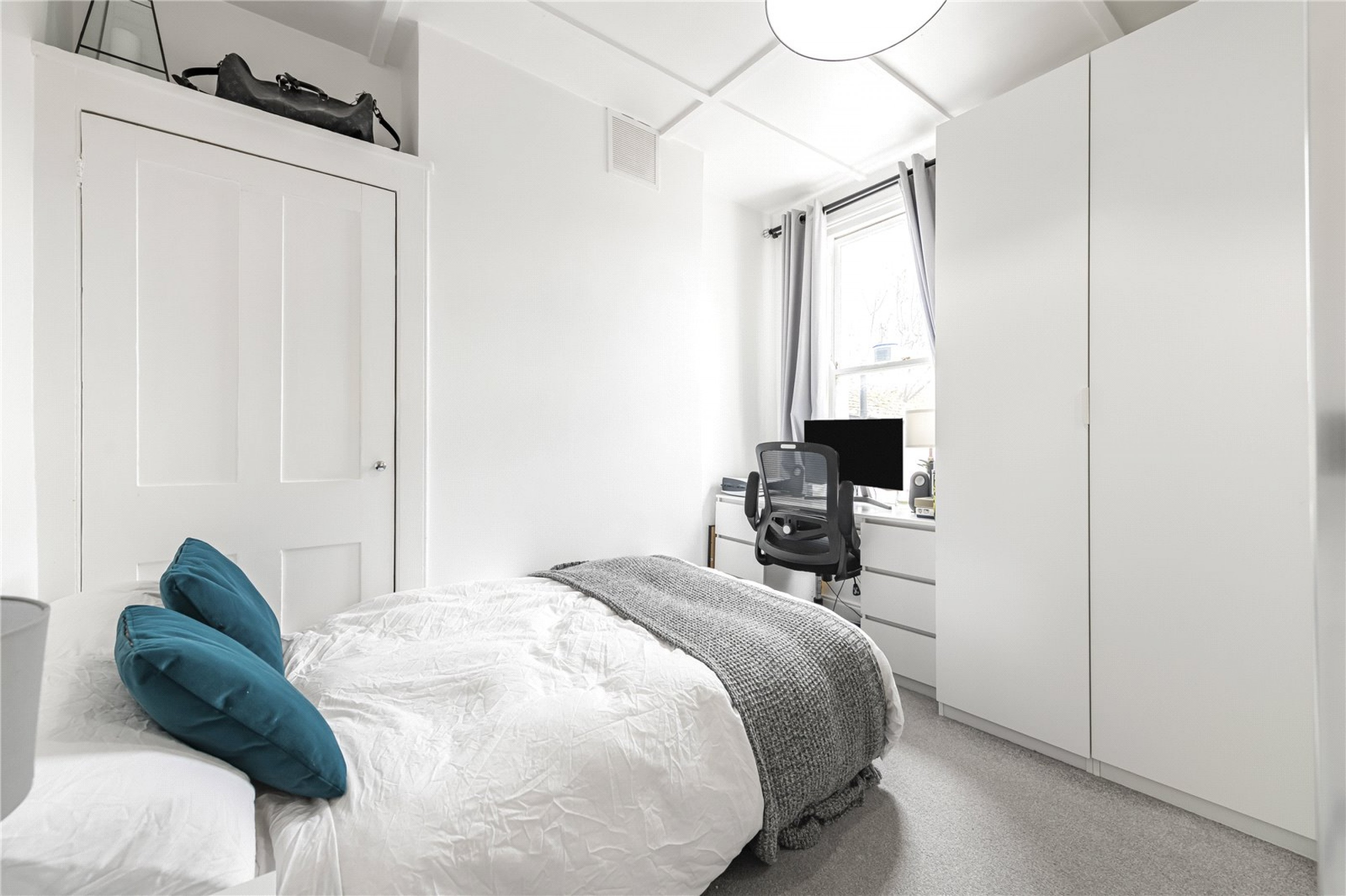 Images for Fulham EAID:163099177 BID:FLS
