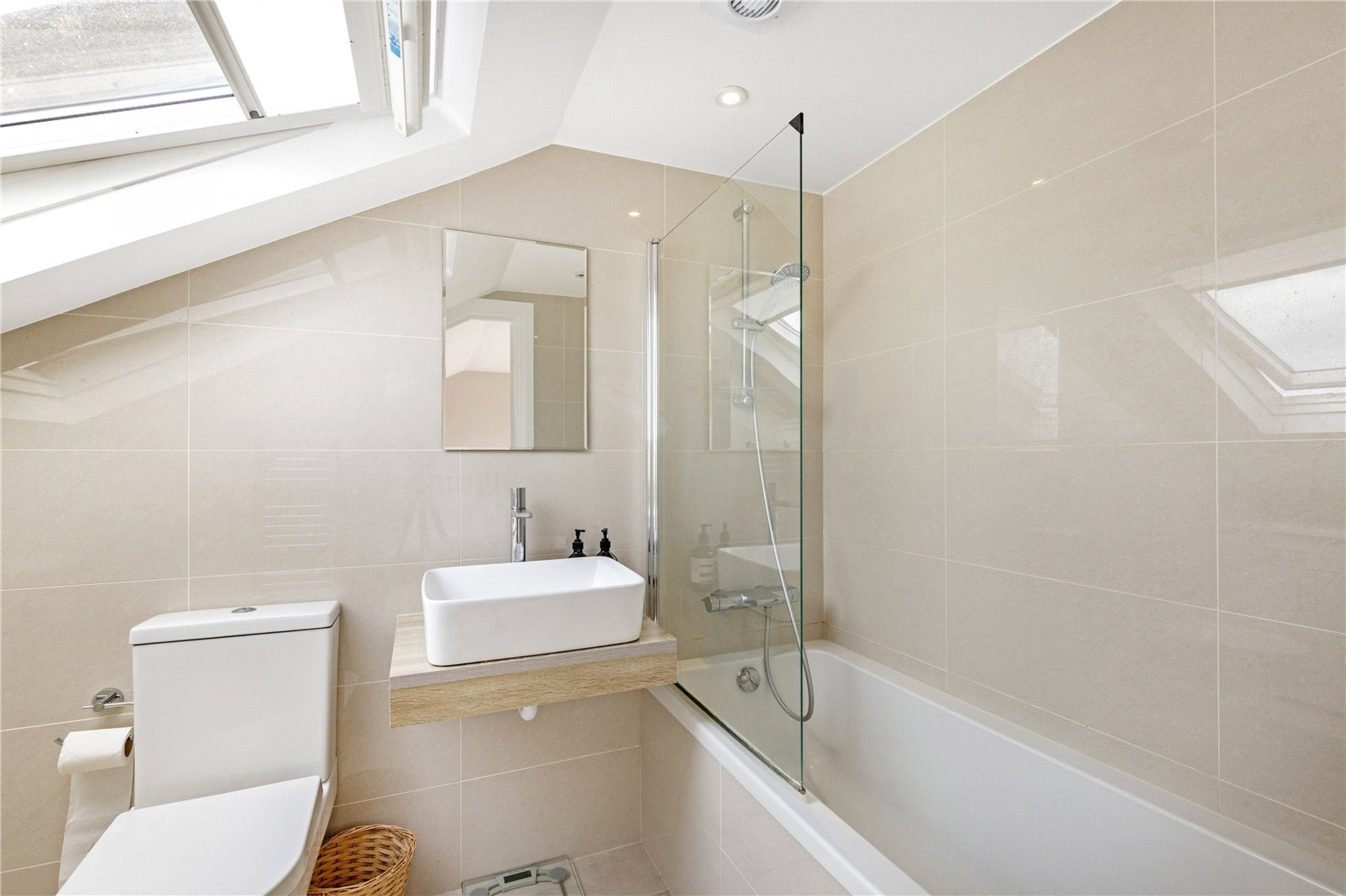 Images for Fulham EAID:163099177 BID:FLS