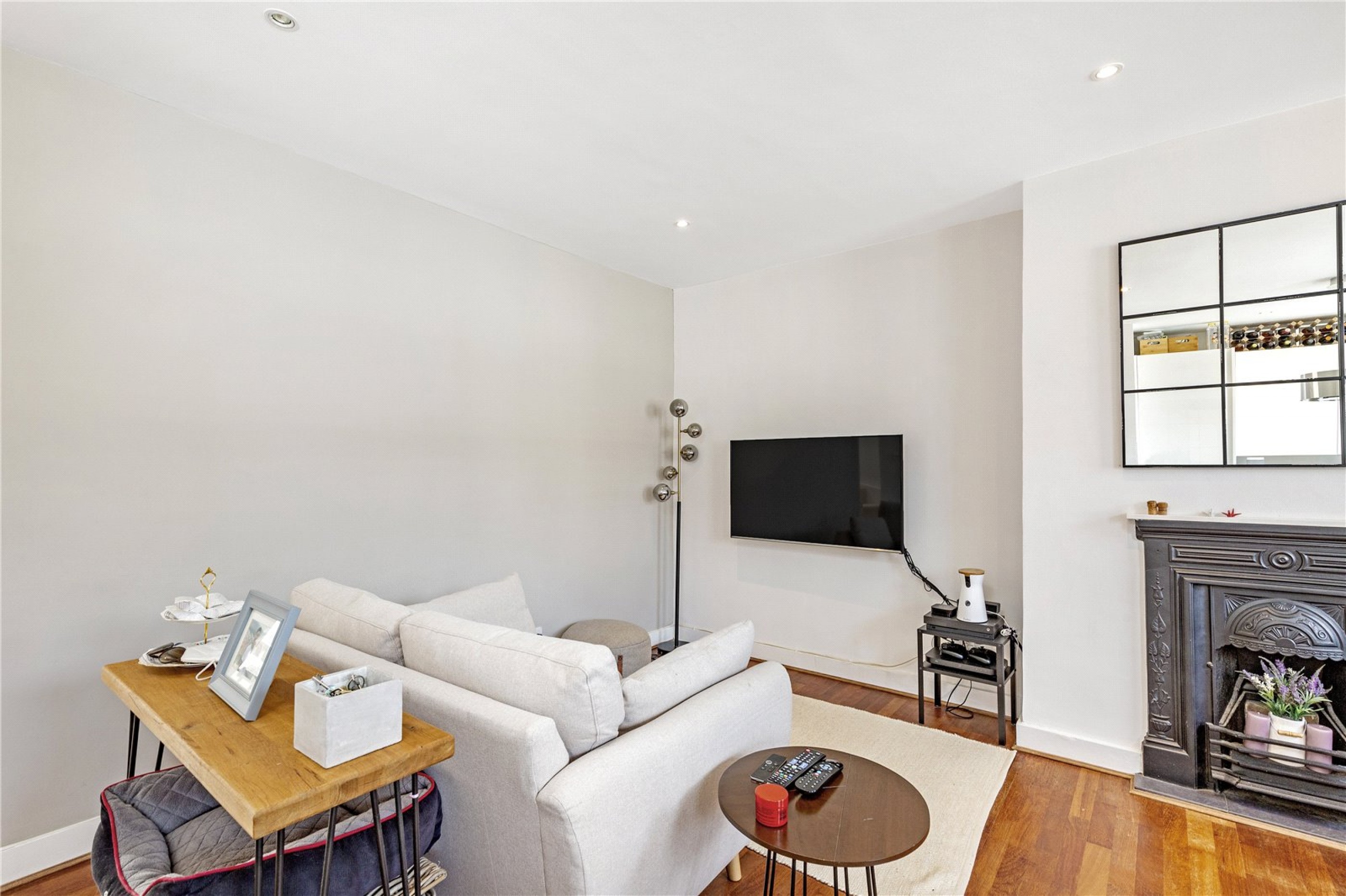 Images for Fulham EAID:163099177 BID:FLS