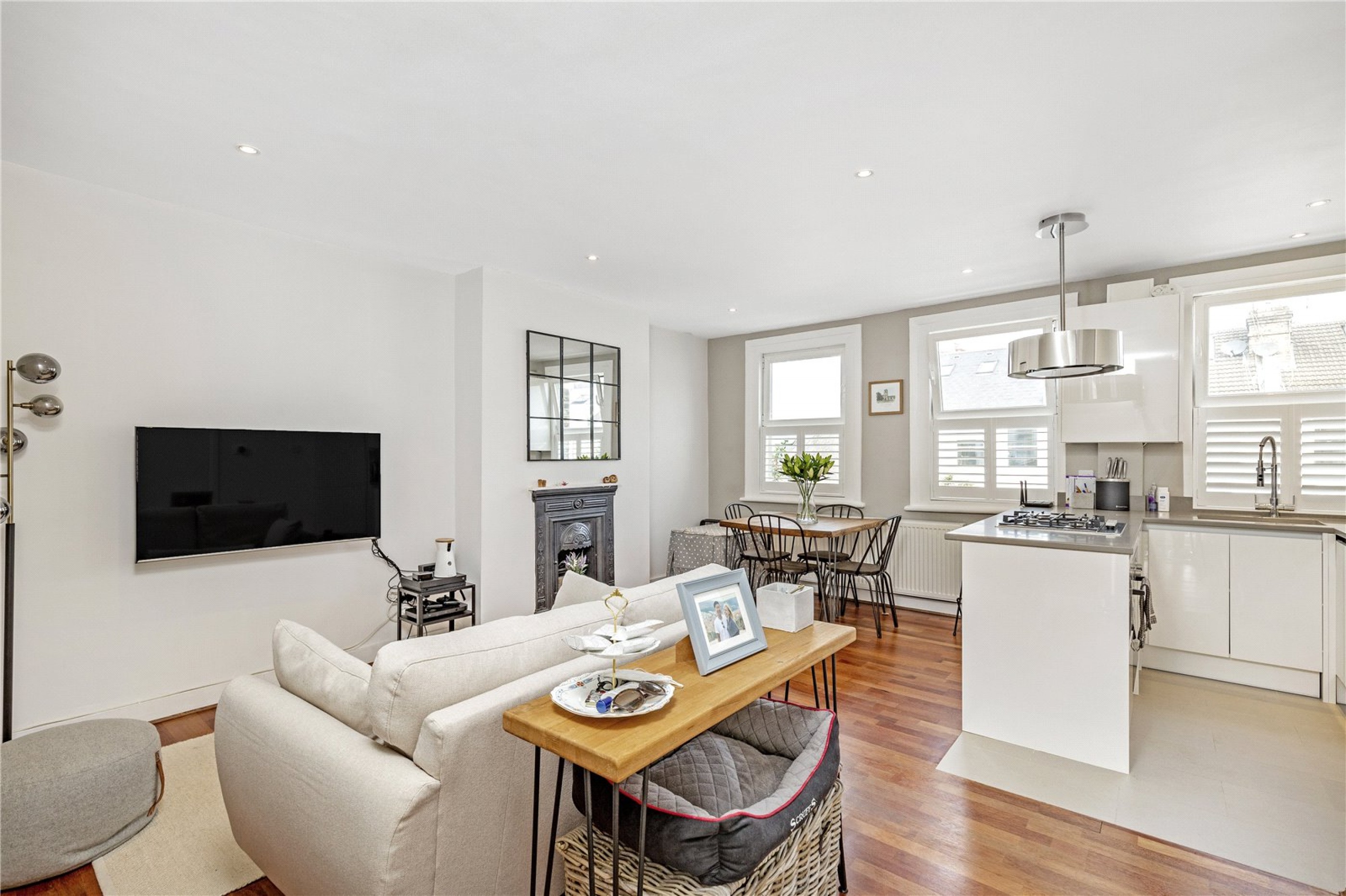Images for Fulham EAID:163099177 BID:FLS