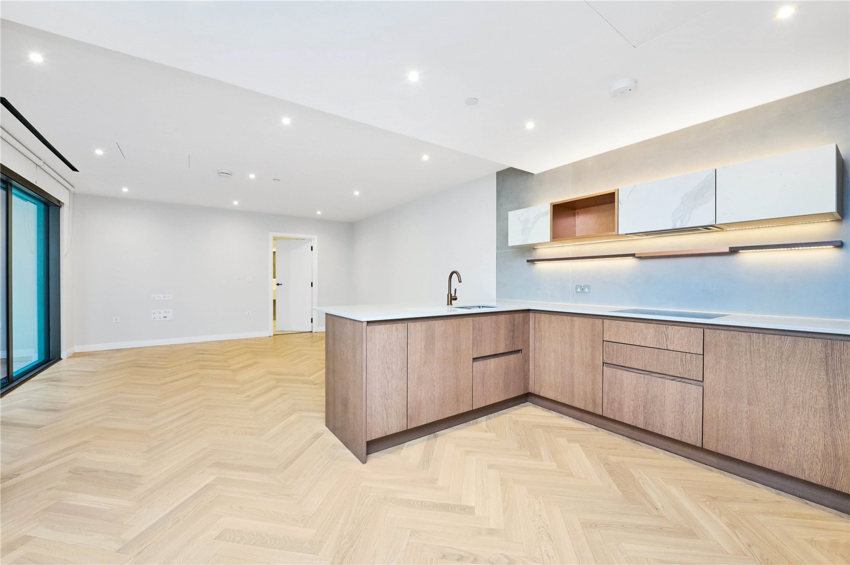 Images for London EAID:163099177 BID:FLS