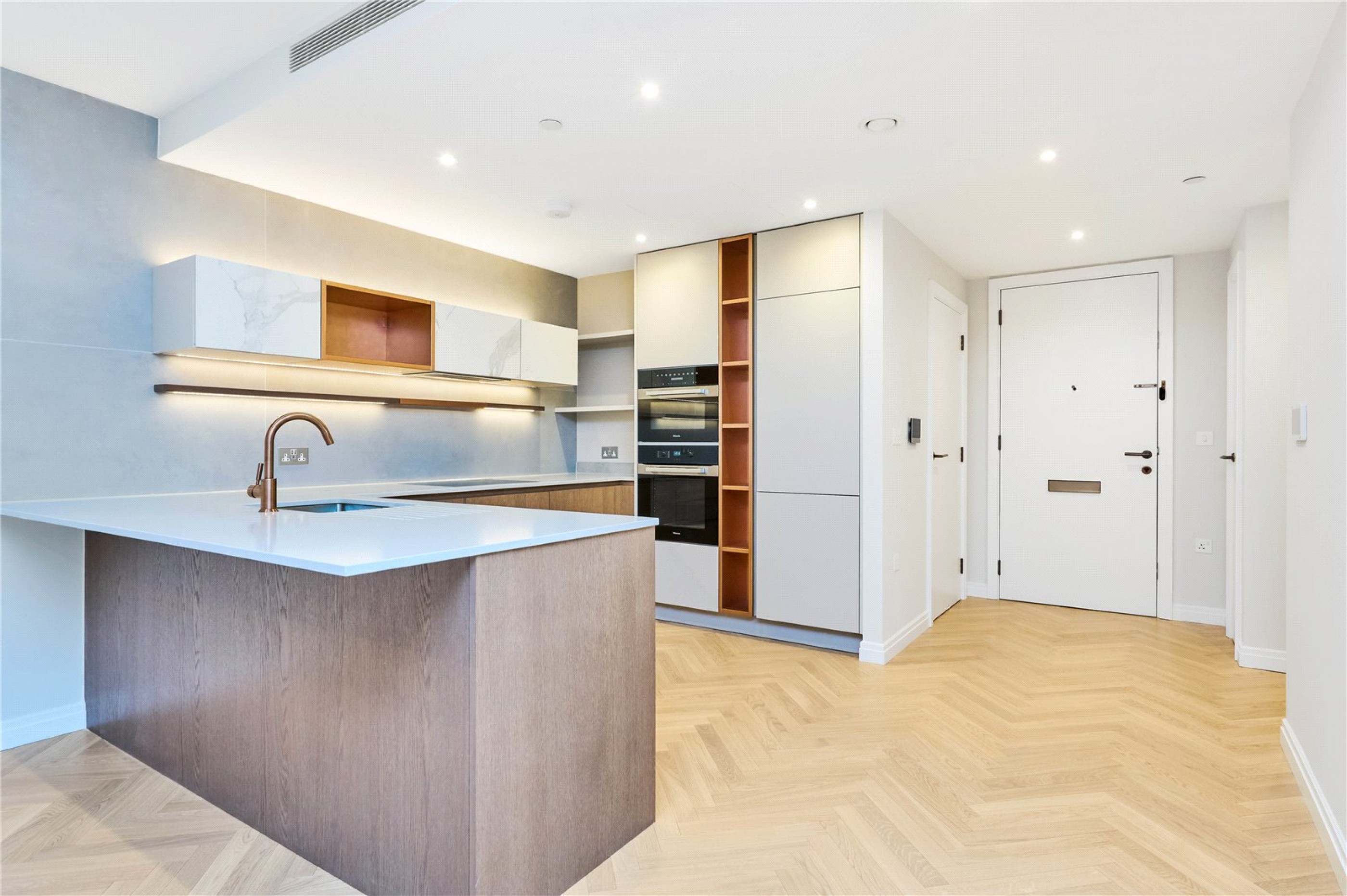 Images for London EAID:163099177 BID:FLS