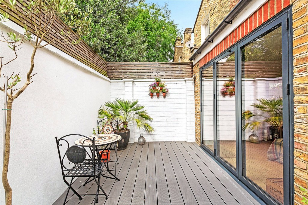 Images for Fulham EAID:4101633374 BID:FLS