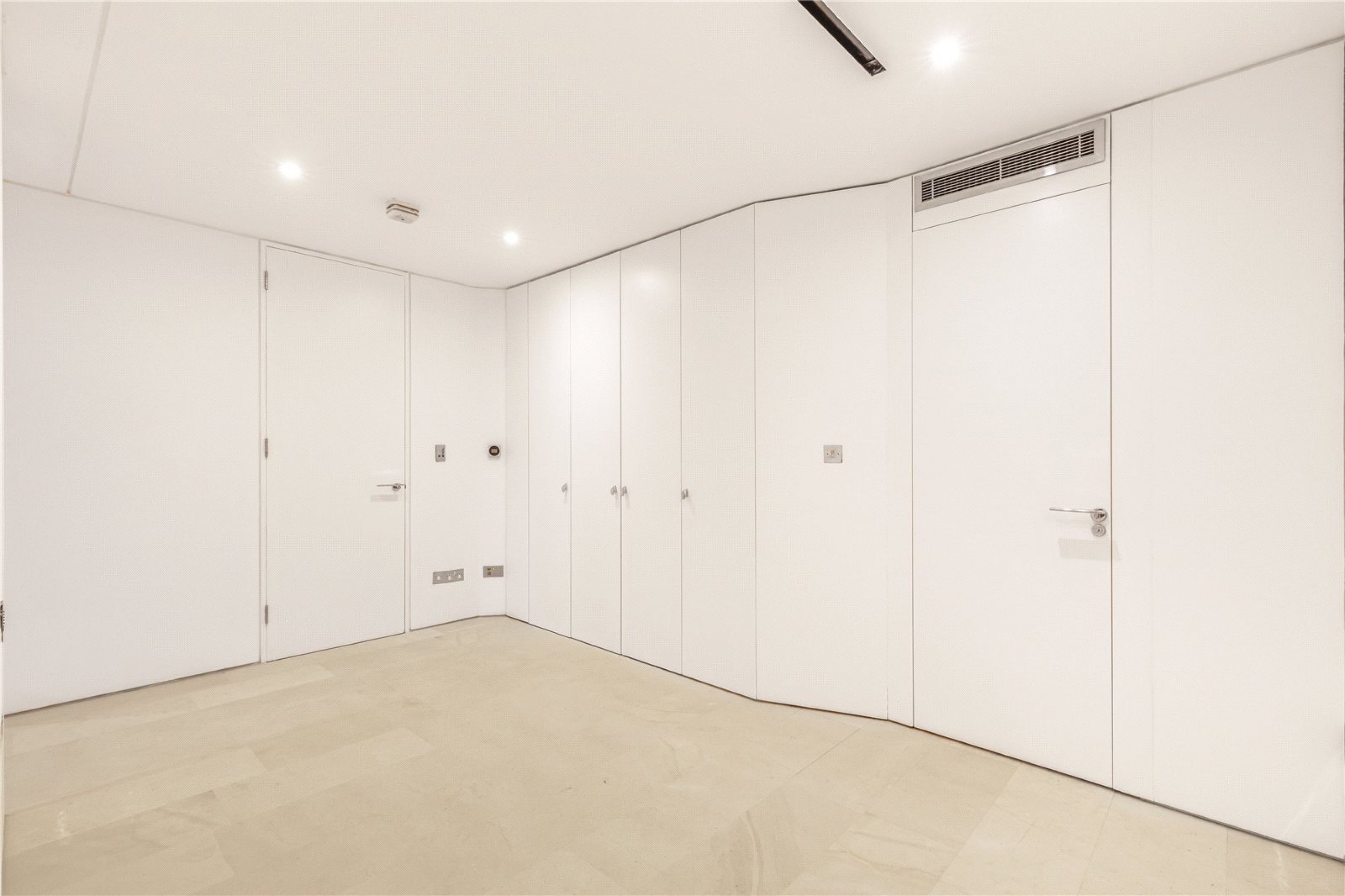 Images for London EAID:163099177 BID:FLS