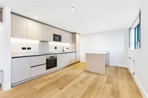 Balham High Road, London, SW12