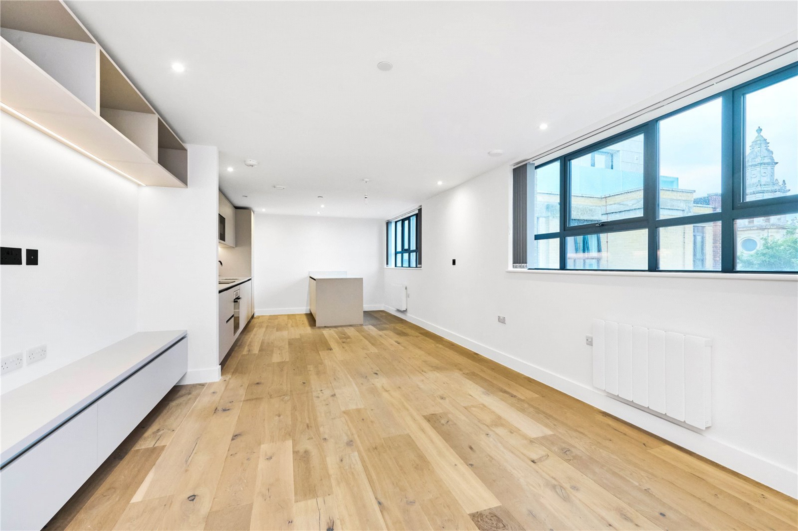 Images for London EAID:4101633374 BID:BLM