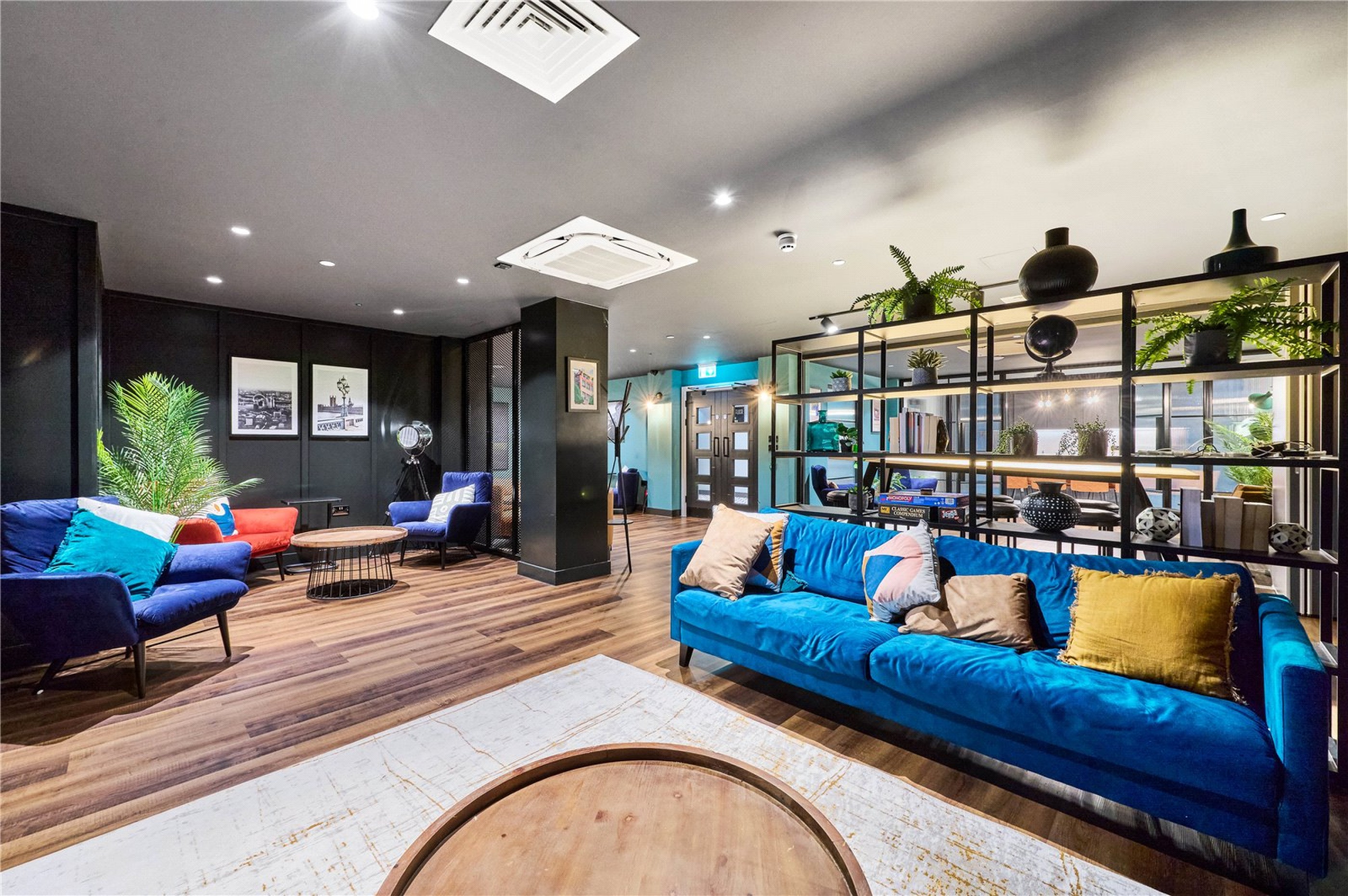 Images for London EAID:4101633374 BID:BLM