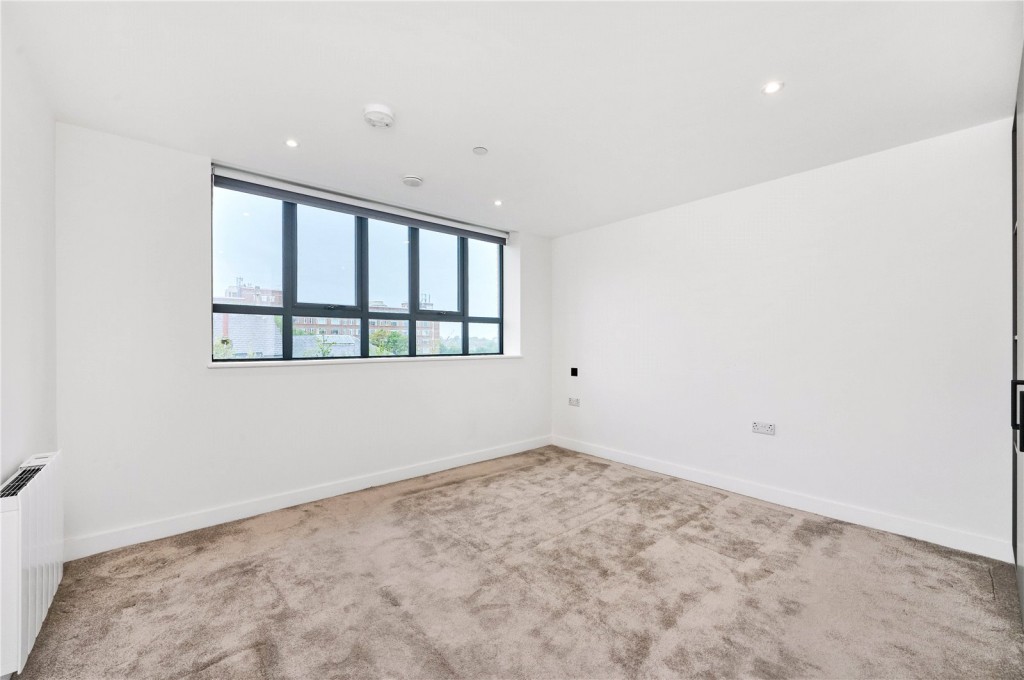 Images for London EAID:4101633374 BID:BLM