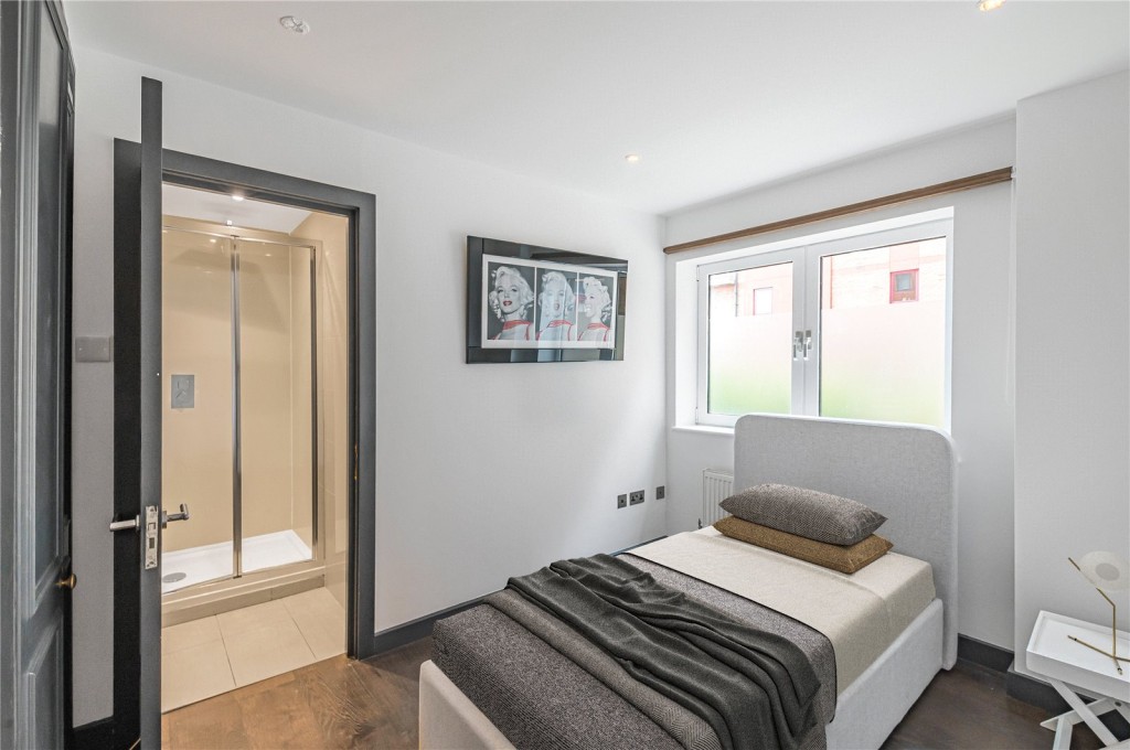 Images for London EAID:163099177 BID:FLS
