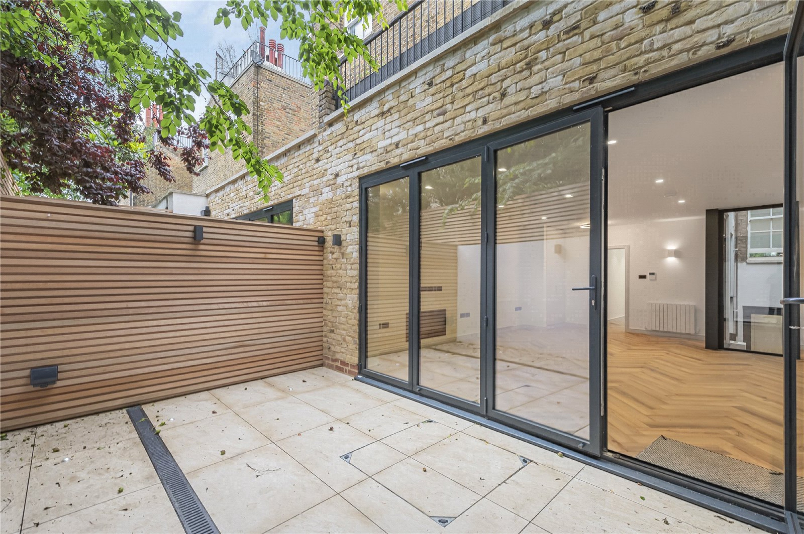 Images for London EAID:163099177 BID:FLS