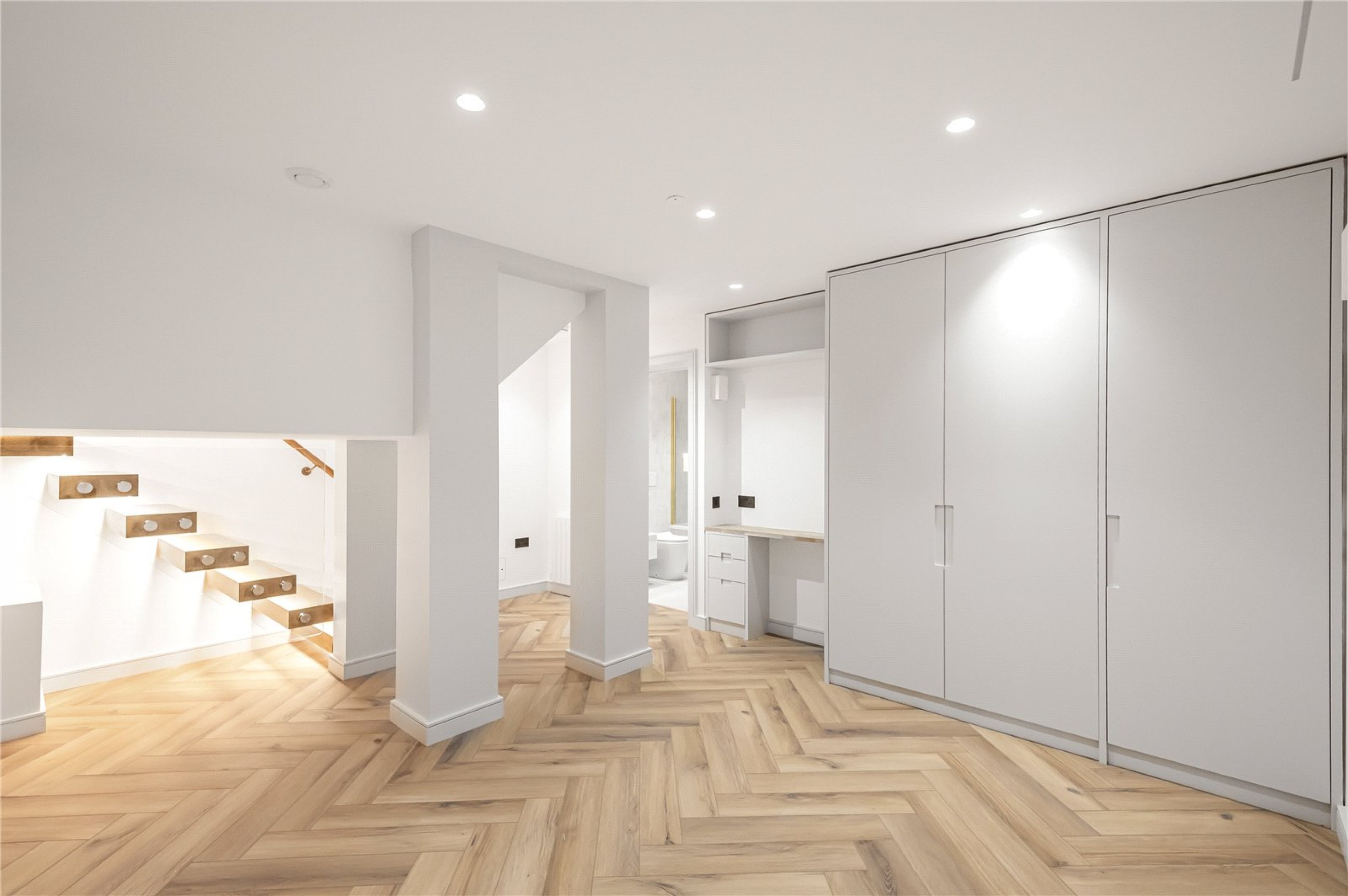 Images for London EAID:163099177 BID:FLS