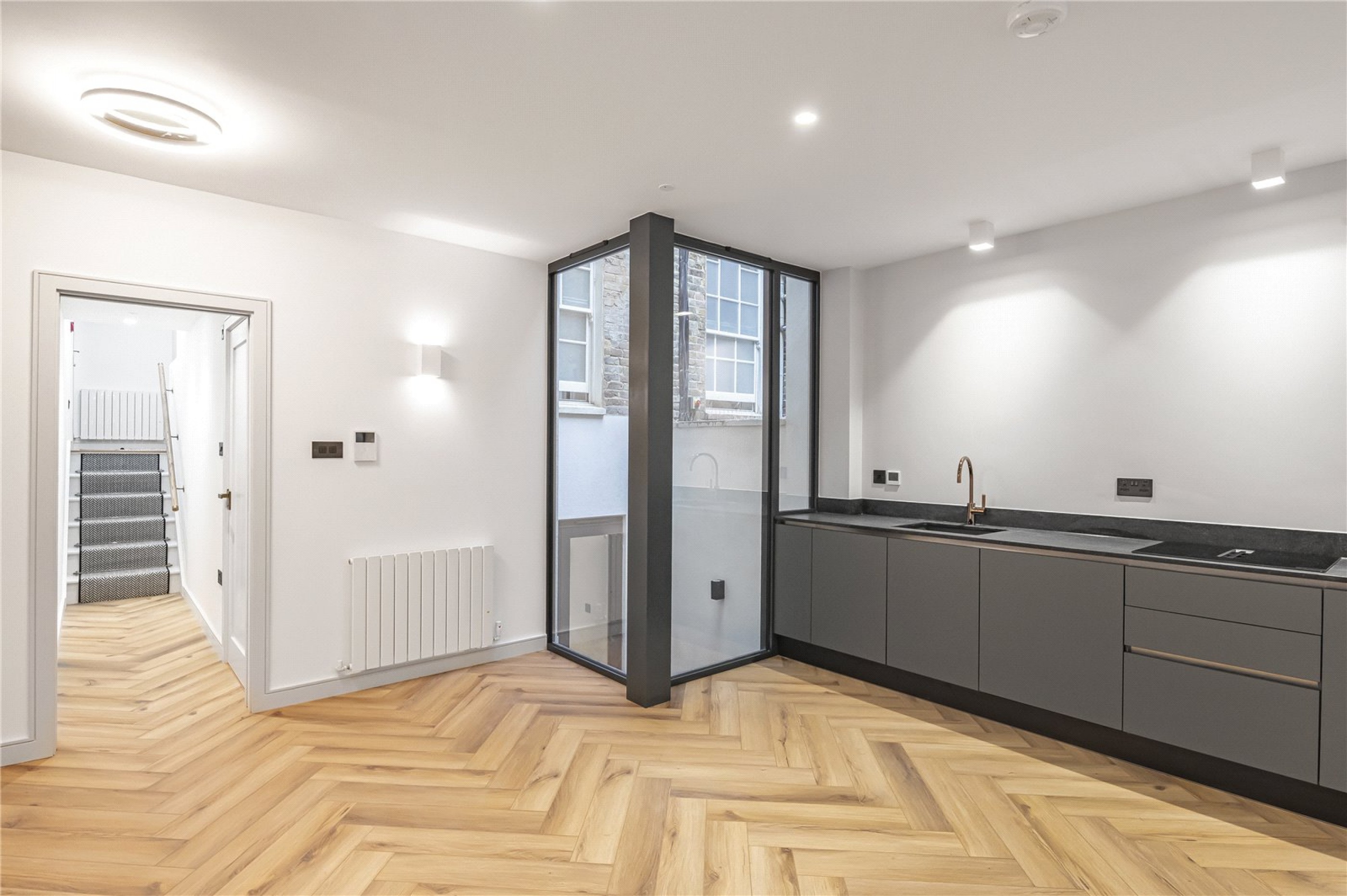 Images for London EAID:163099177 BID:FLS