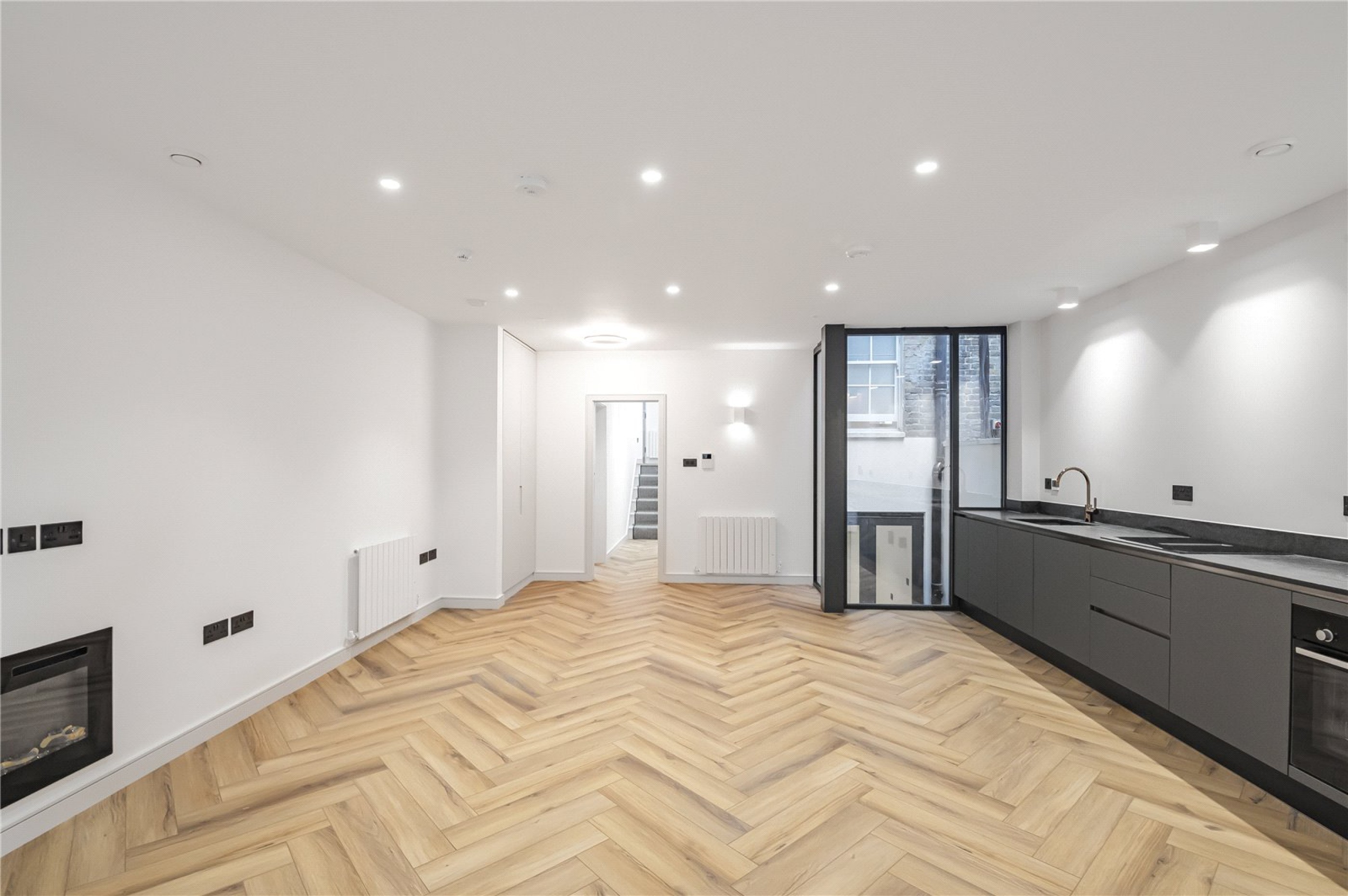Images for London EAID:163099177 BID:FLS