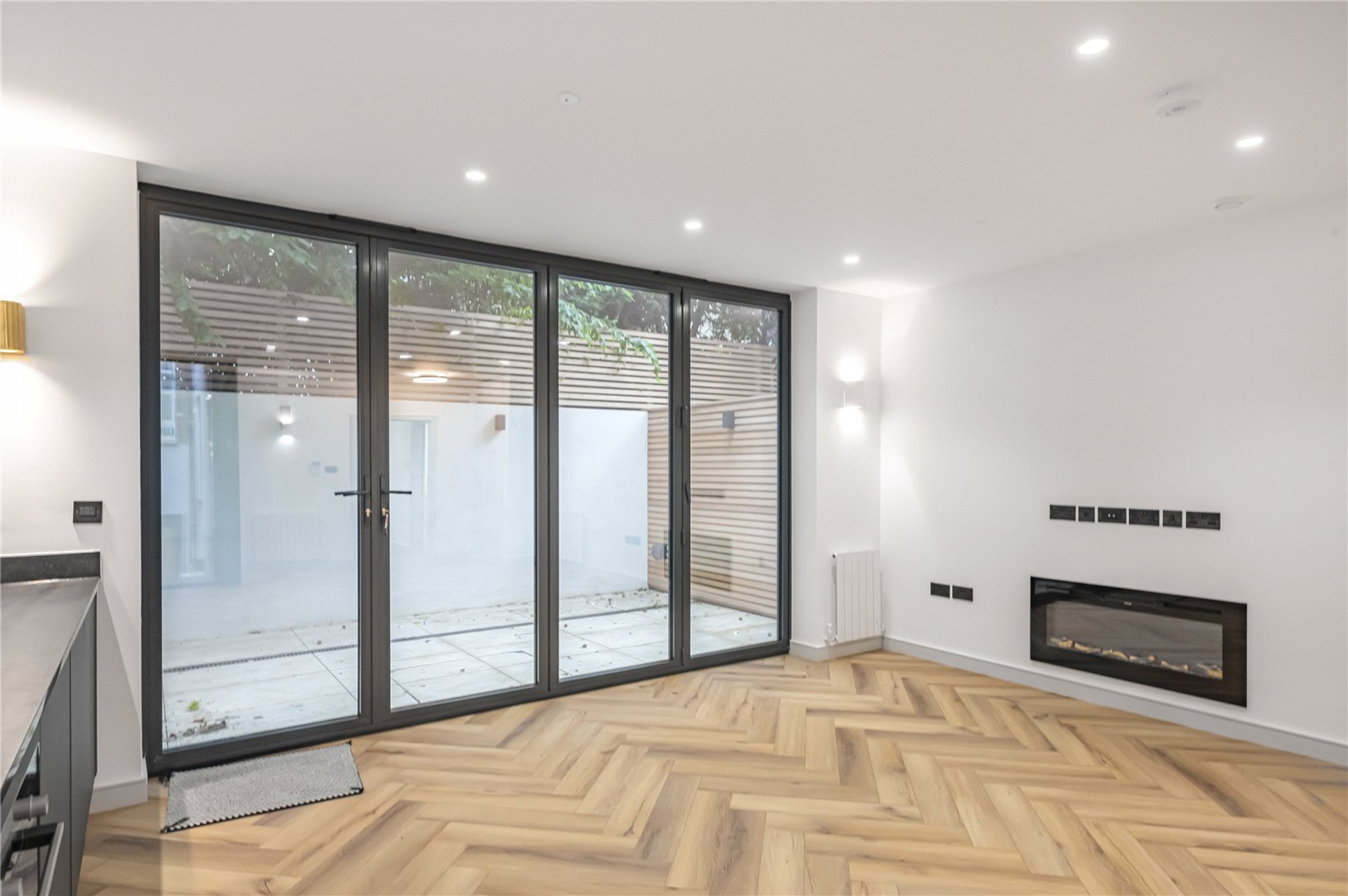 Images for London EAID:163099177 BID:FLS