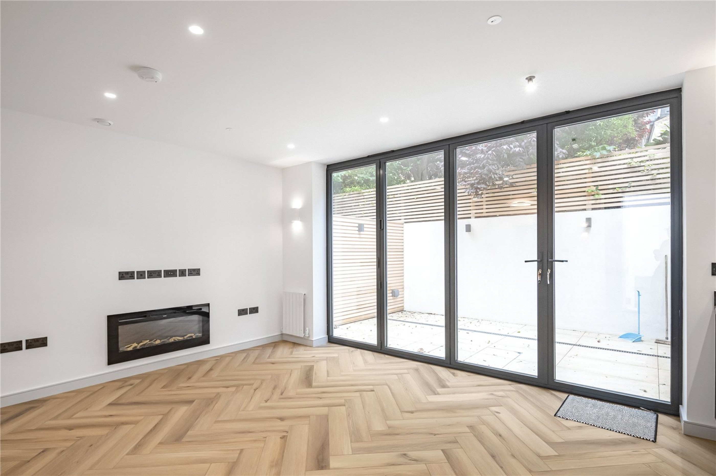 Images for London EAID:163099177 BID:FLS