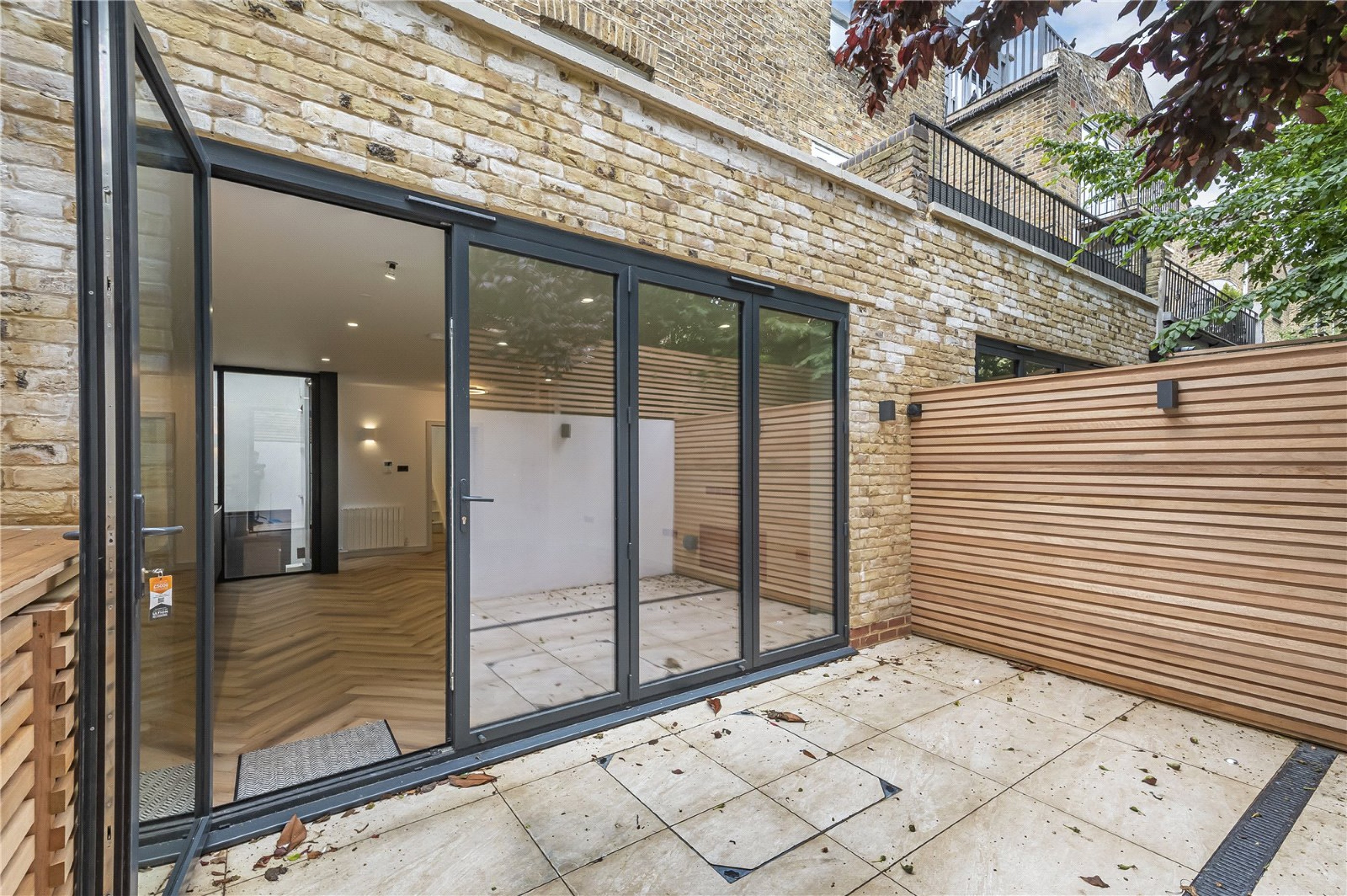 Images for London EAID:163099177 BID:FLS