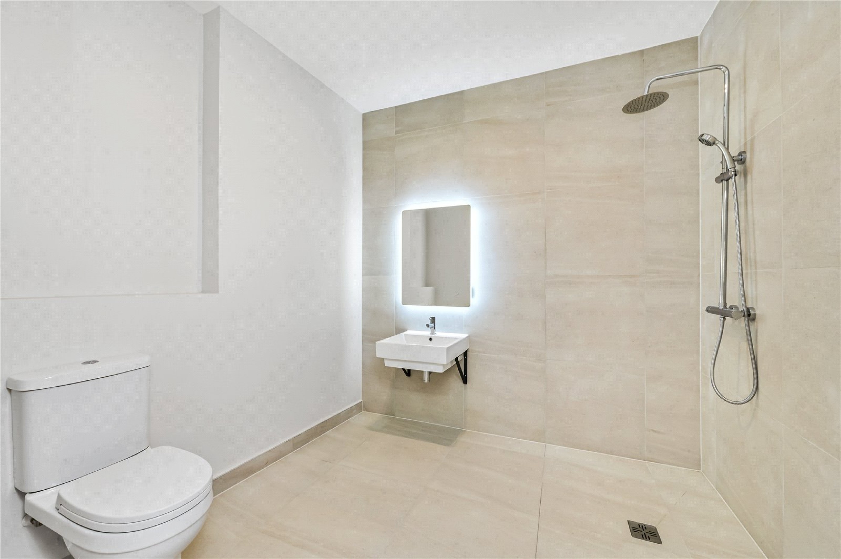Images for London EAID:163099177 BID:FLS