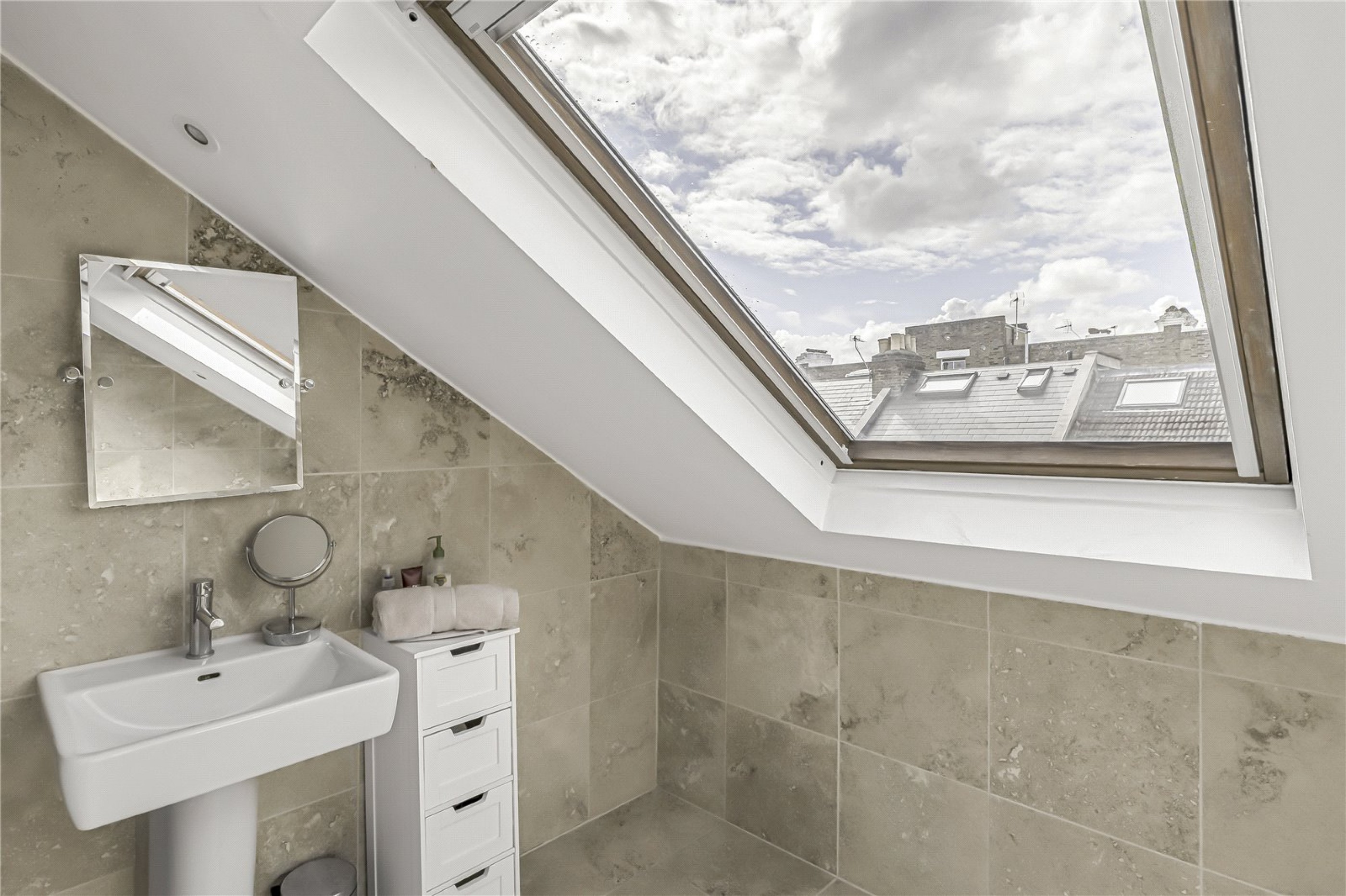 Images for Fulham EAID:163099177 BID:FLS