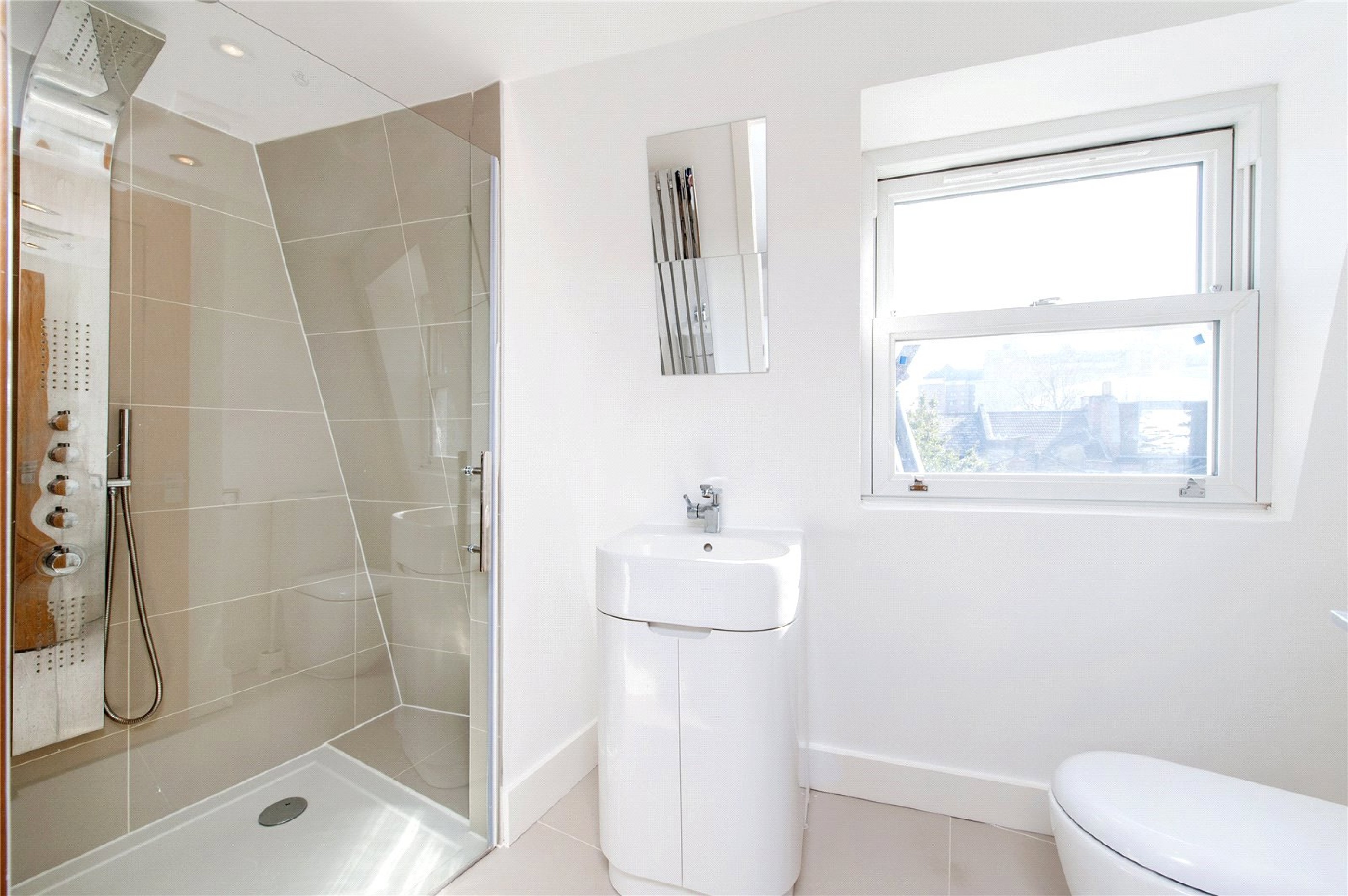 Images for Fulham EAID:4101633374 BID:FLS