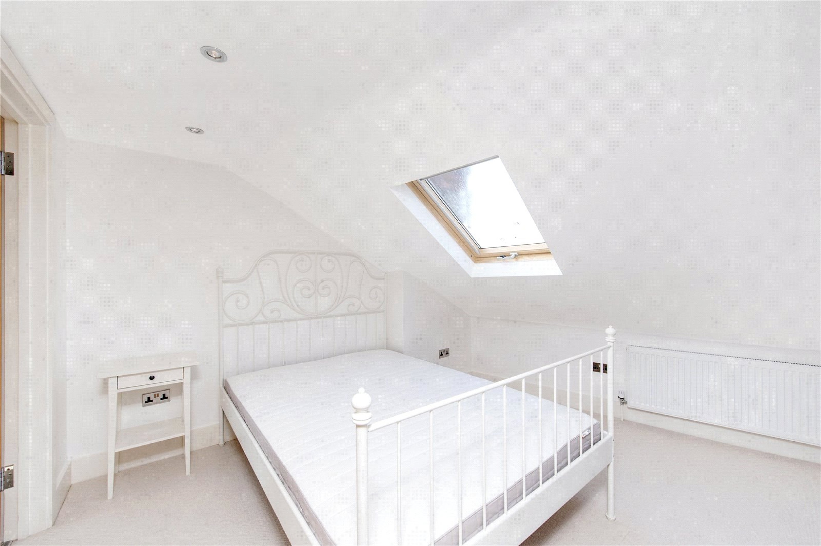 Images for Fulham EAID:4101633374 BID:FLS