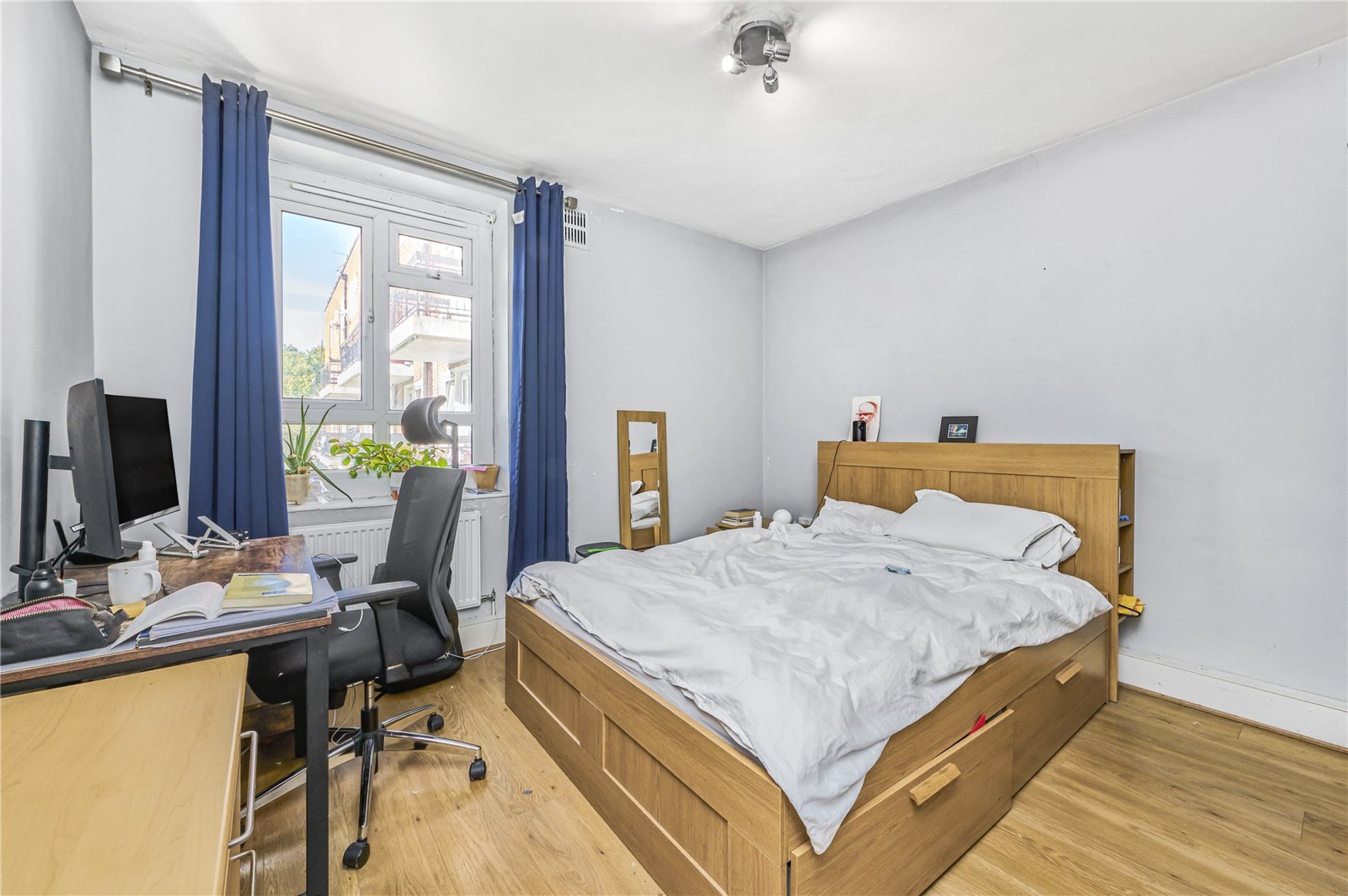 Images for London EAID:4101633374 BID:CLM