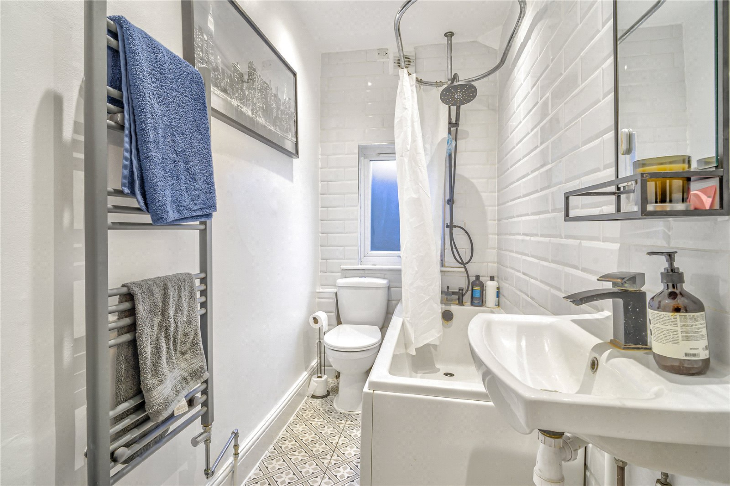 Images for London EAID:4101633374 BID:BLM