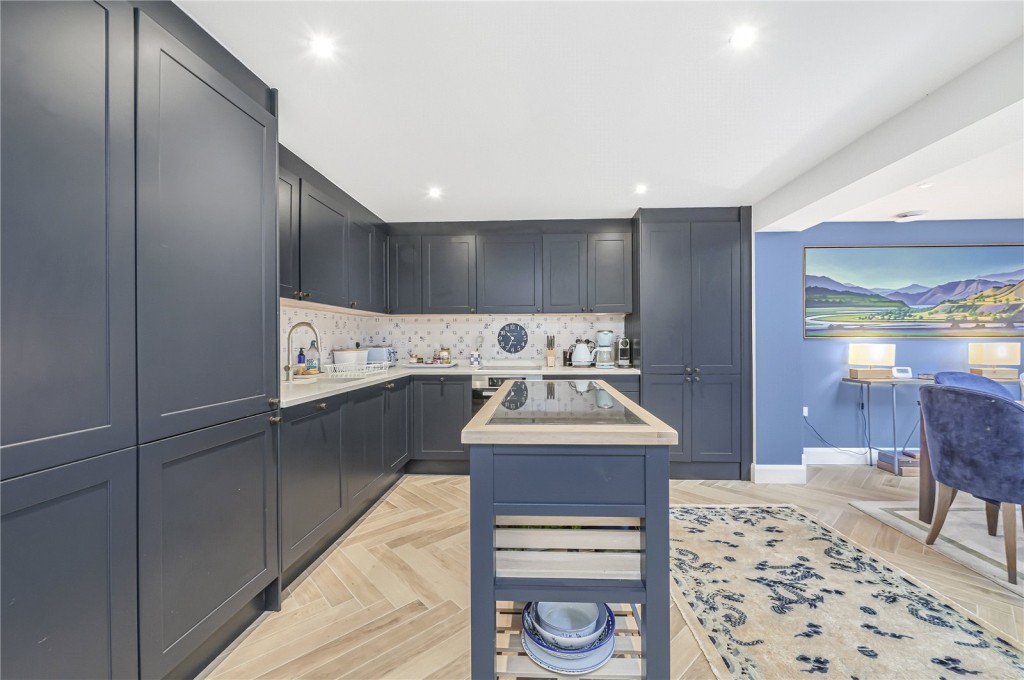 Images for Battersea EAID:4101633374 BID:BSE