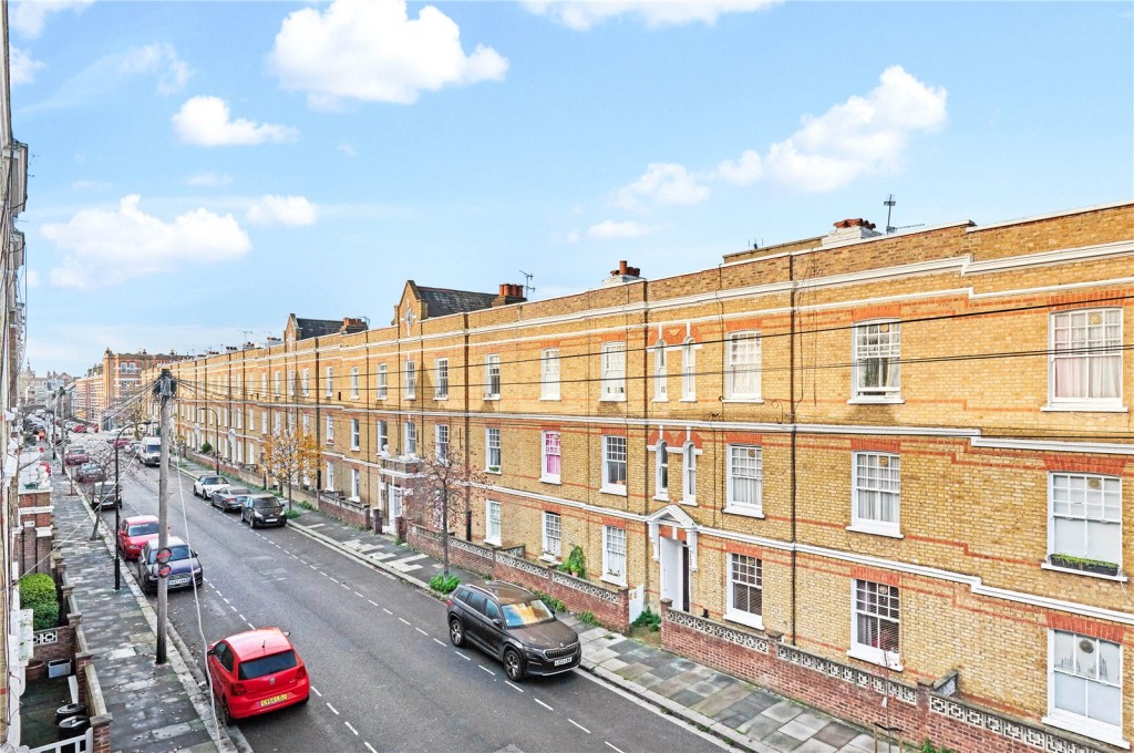 Images for Fulham EAID:4101633374 BID:FLS