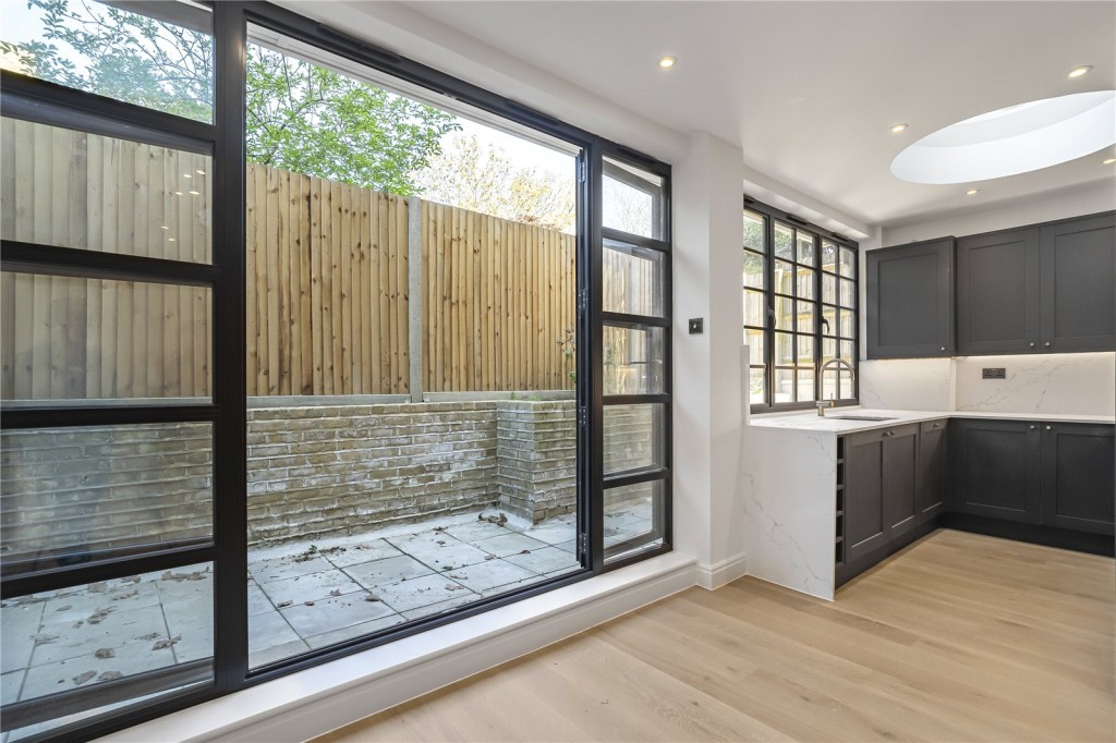 Images for London EAID:163099177 BID:FLS