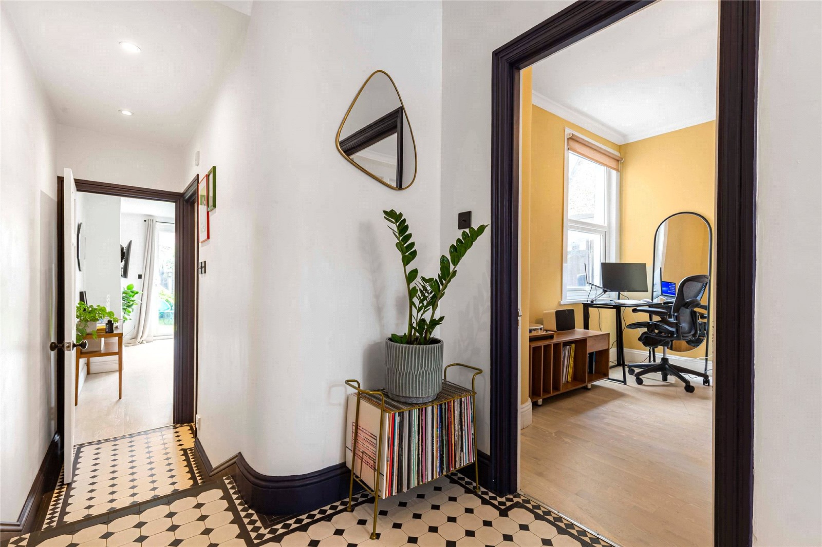 Images for Mitcham EAID:163099177 BID:FRD