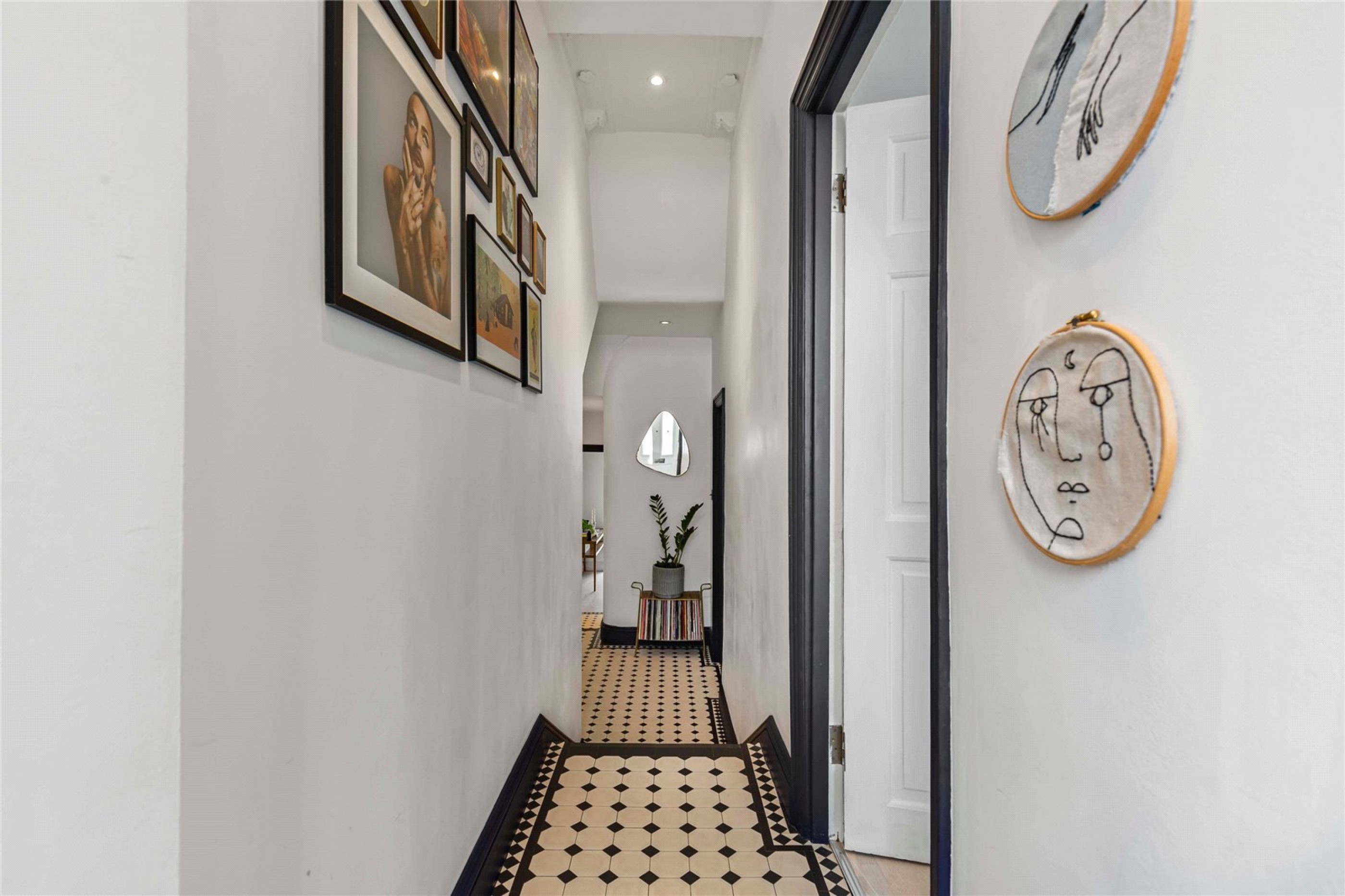 Images for Mitcham EAID:163099177 BID:FRD